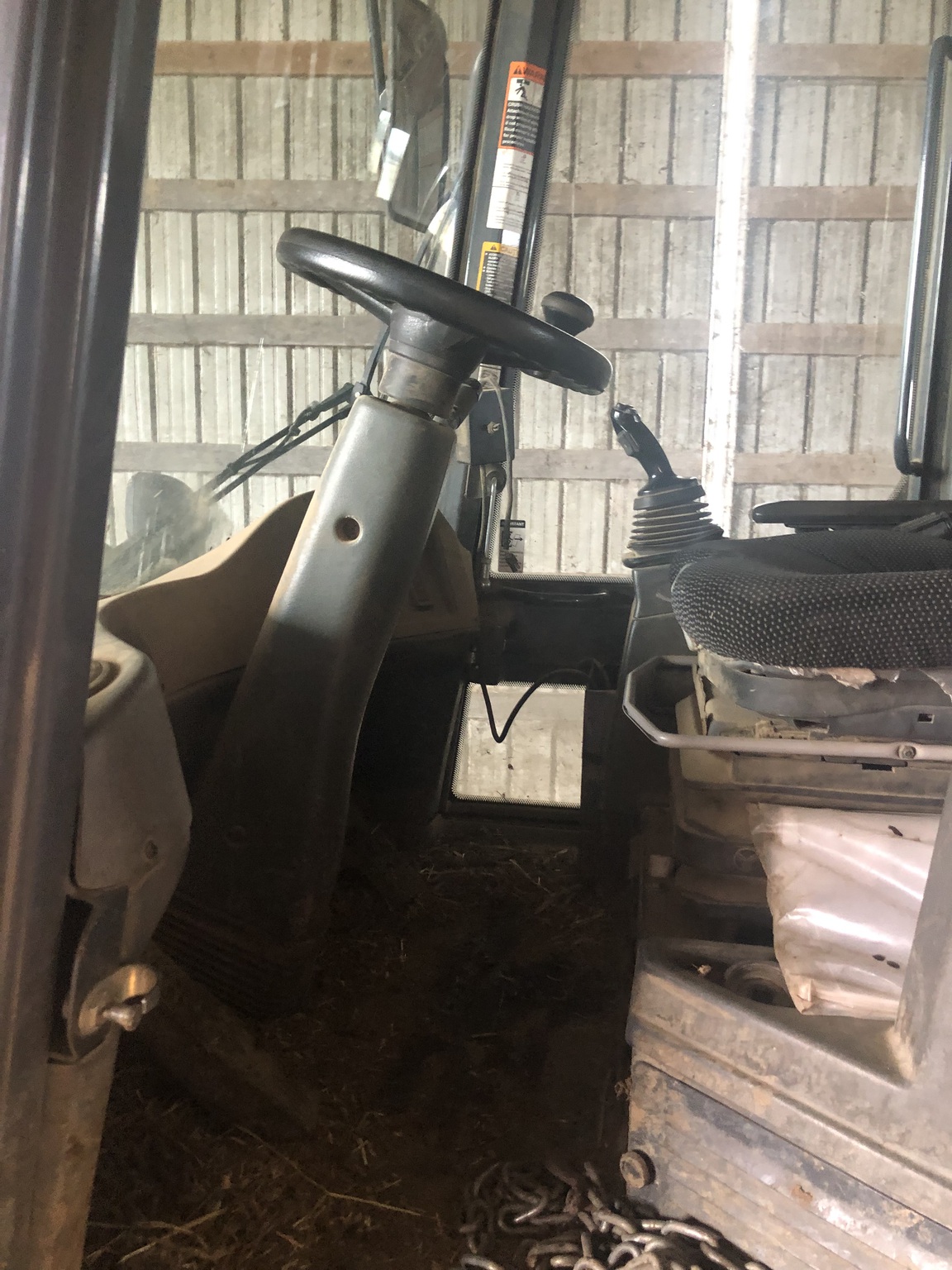 2017 John Deere 324K Image 6