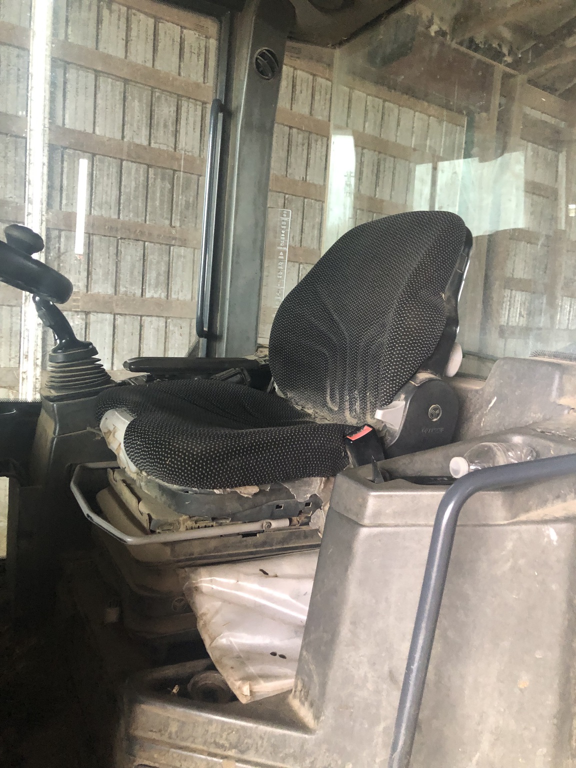 2017 John Deere 324K Image 7