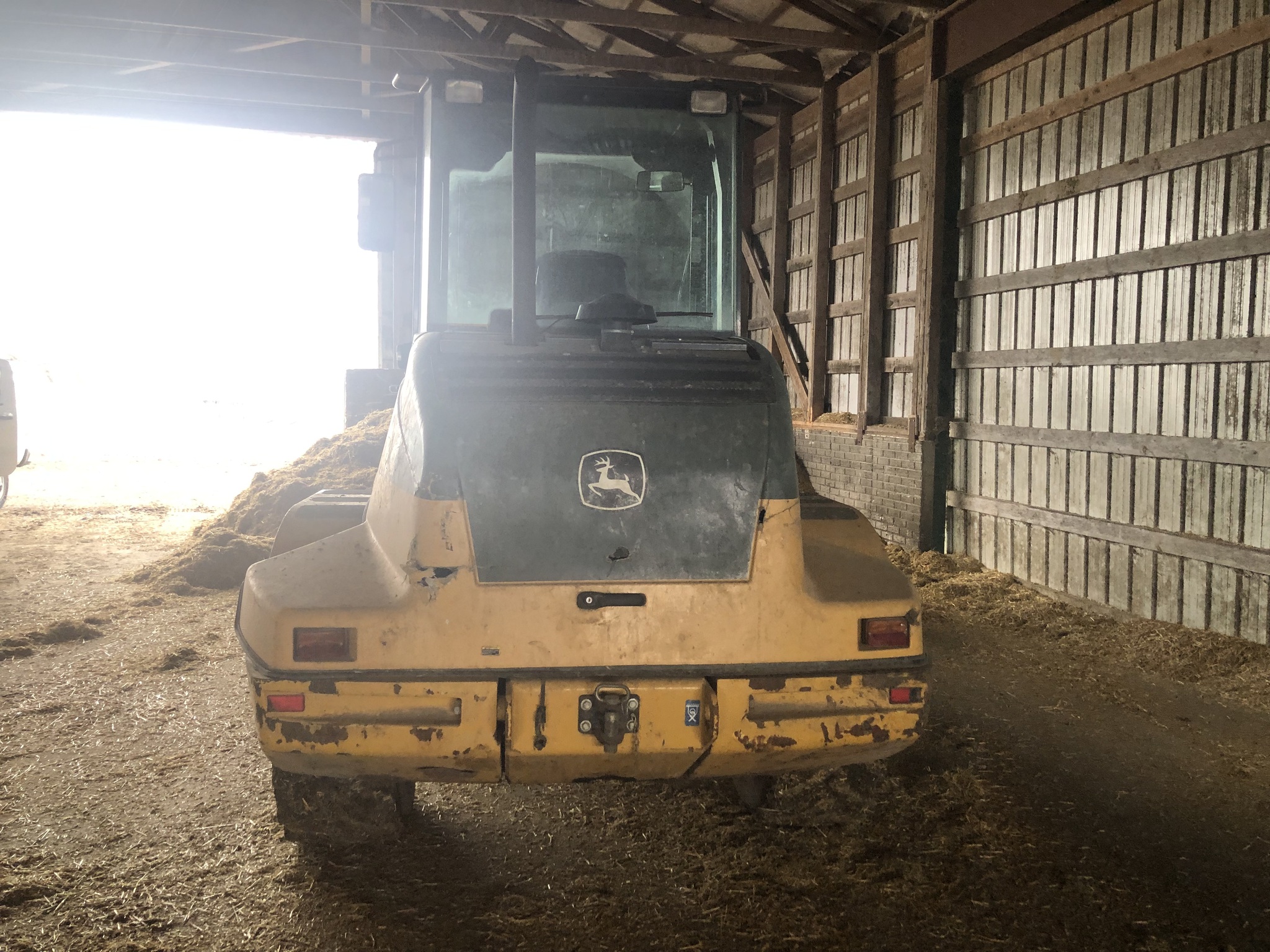 2017 John Deere 324K Image 2