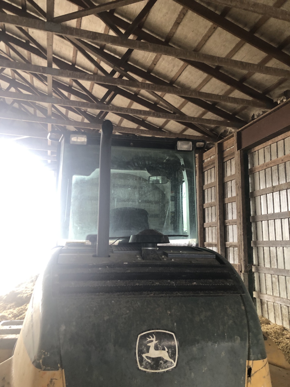 2017 John Deere 324K Image 9