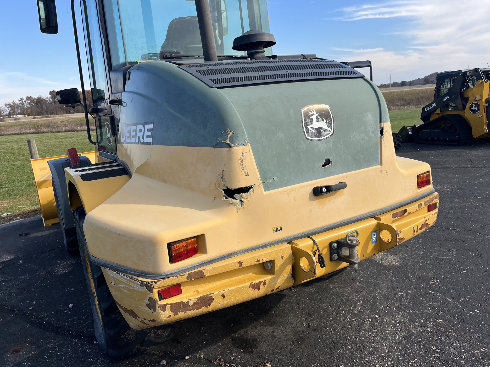 2017 John Deere 324K Image 5