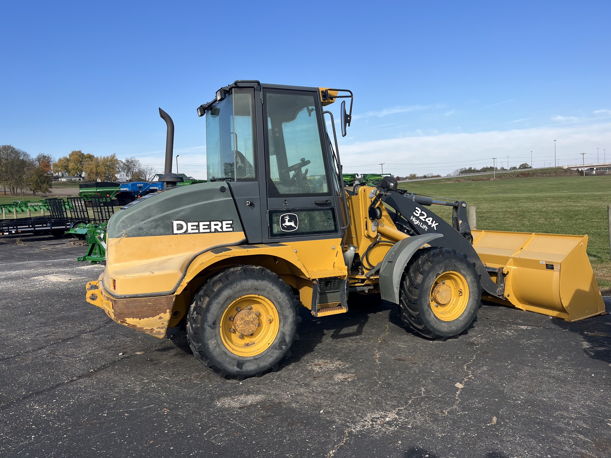 2017 John Deere 324K Image 3