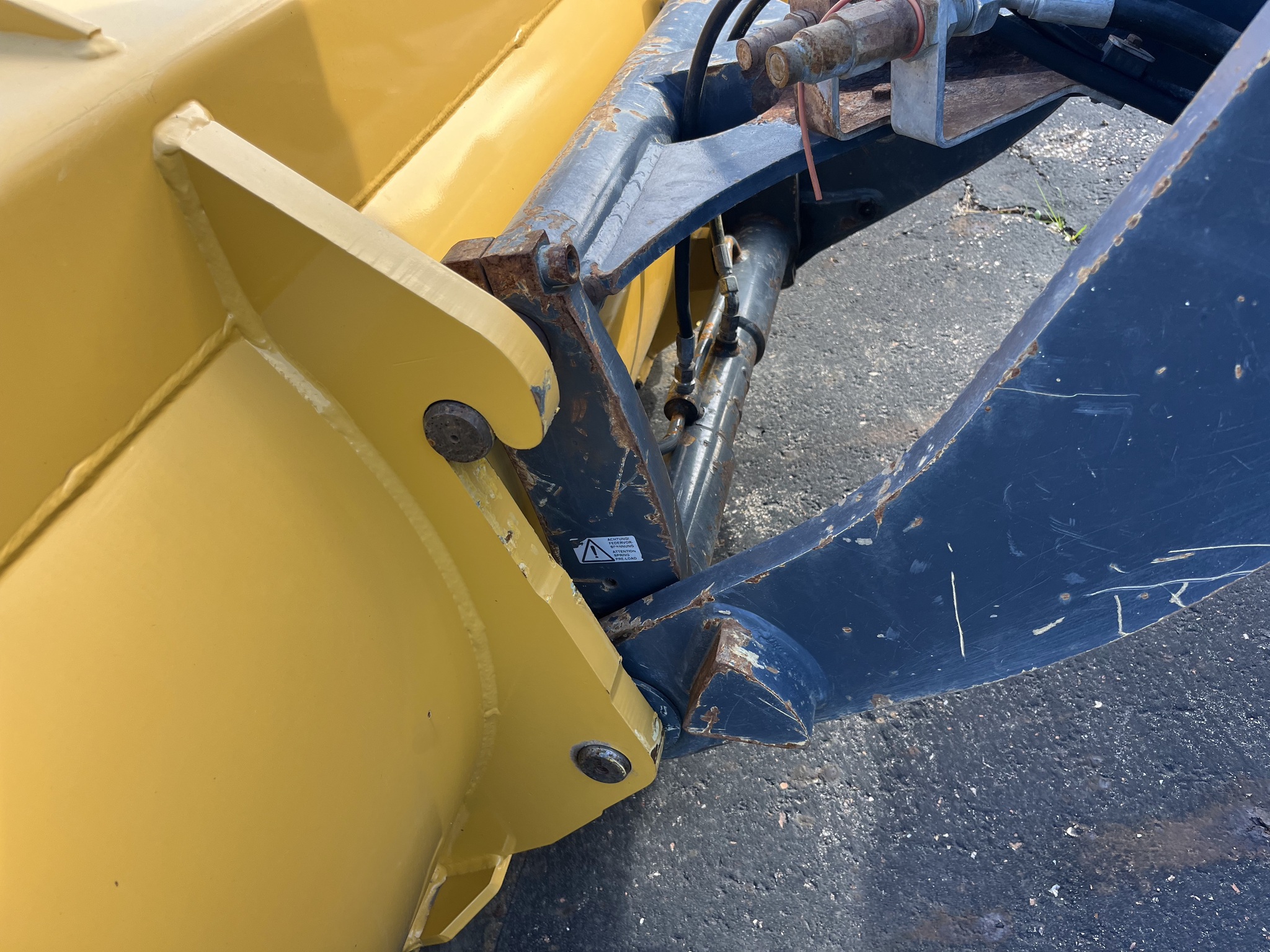 2017 John Deere 324K Image 9