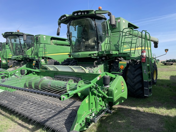 Photo of a 2018 John Deere S790
