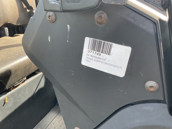 2024 John Deere 835M Photo 3