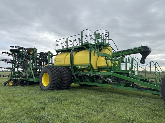 Used 2020 John Deere P556 Air Drills and Seeders at Horizon Ag & Turf in Wetaskiwin, AB - Photo2
