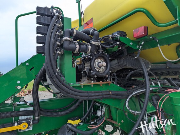 Photo of 2011 John Deere 1770NT CCS