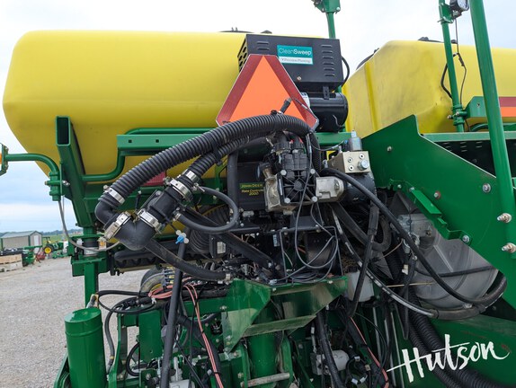 Photo of 2011 John Deere 1770NT CCS