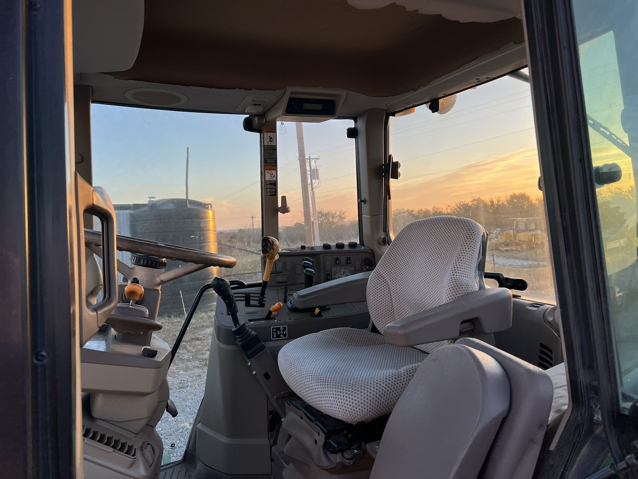 2017 John Deere 6120M Image 6