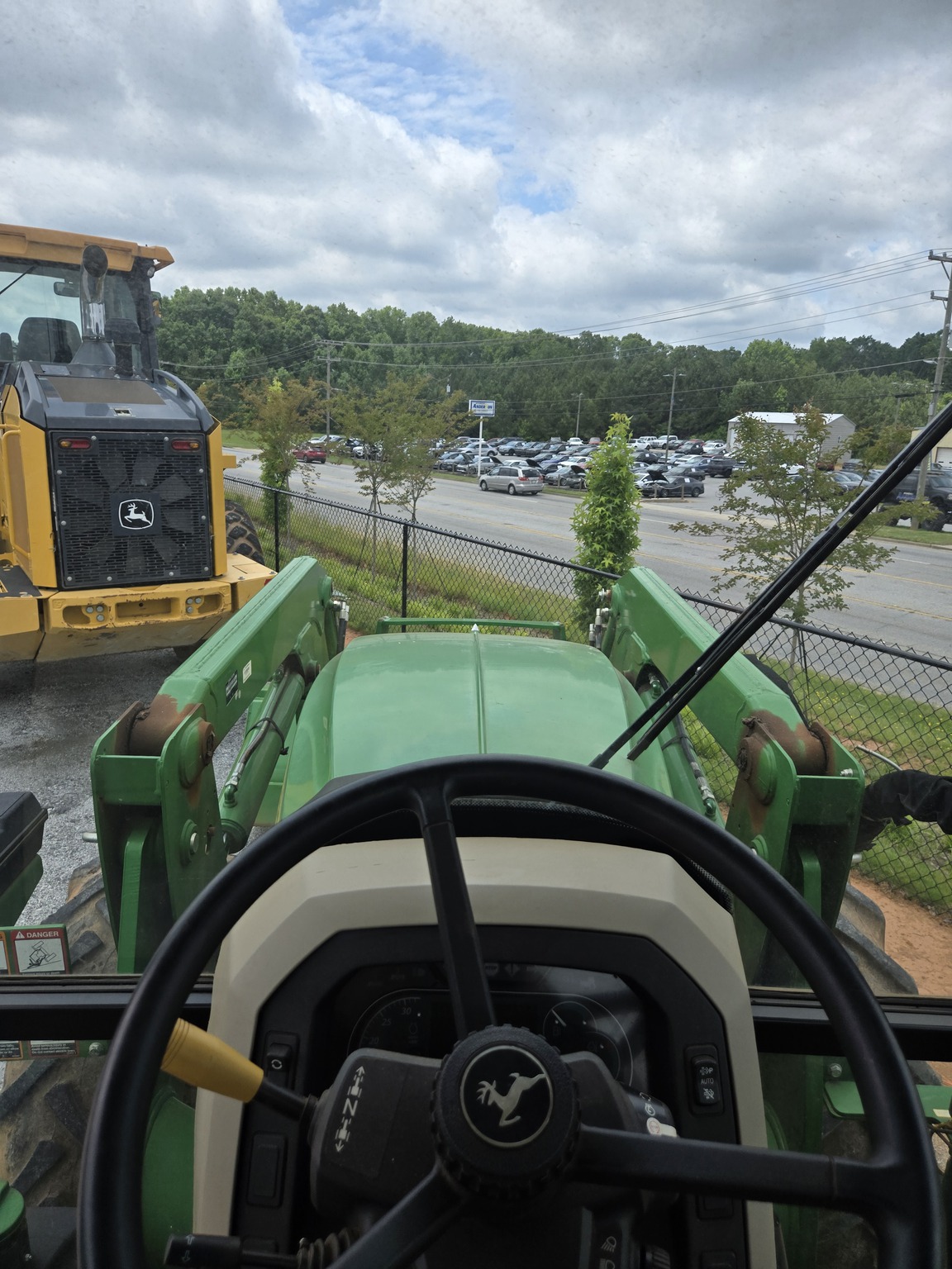 2020 John Deere 5090E Image 2