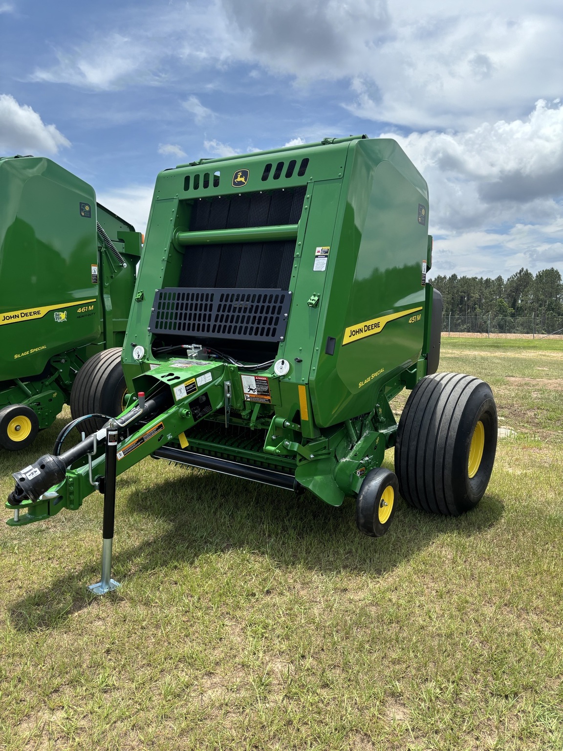 2025 John Deere 451M Image 2