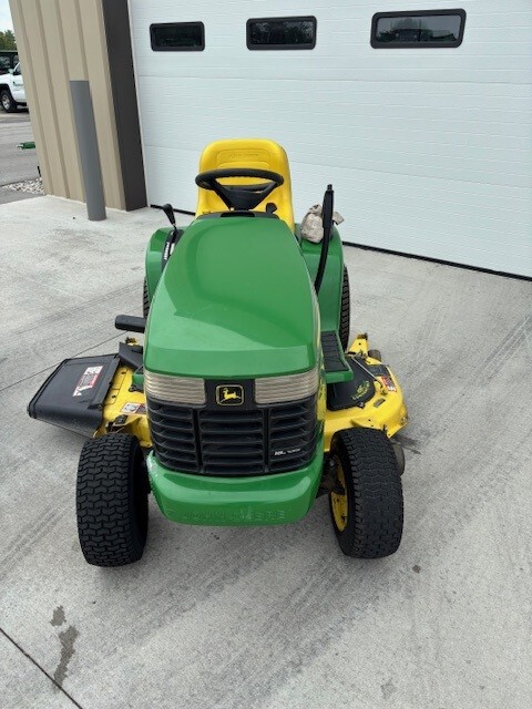 2001 John Deere GT235 Image 3