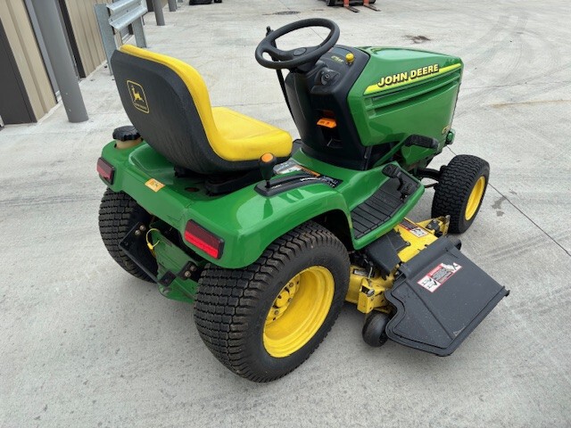 2001 John Deere GT235 Image 4