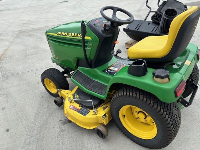 2001 John Deere GT235 Image 6