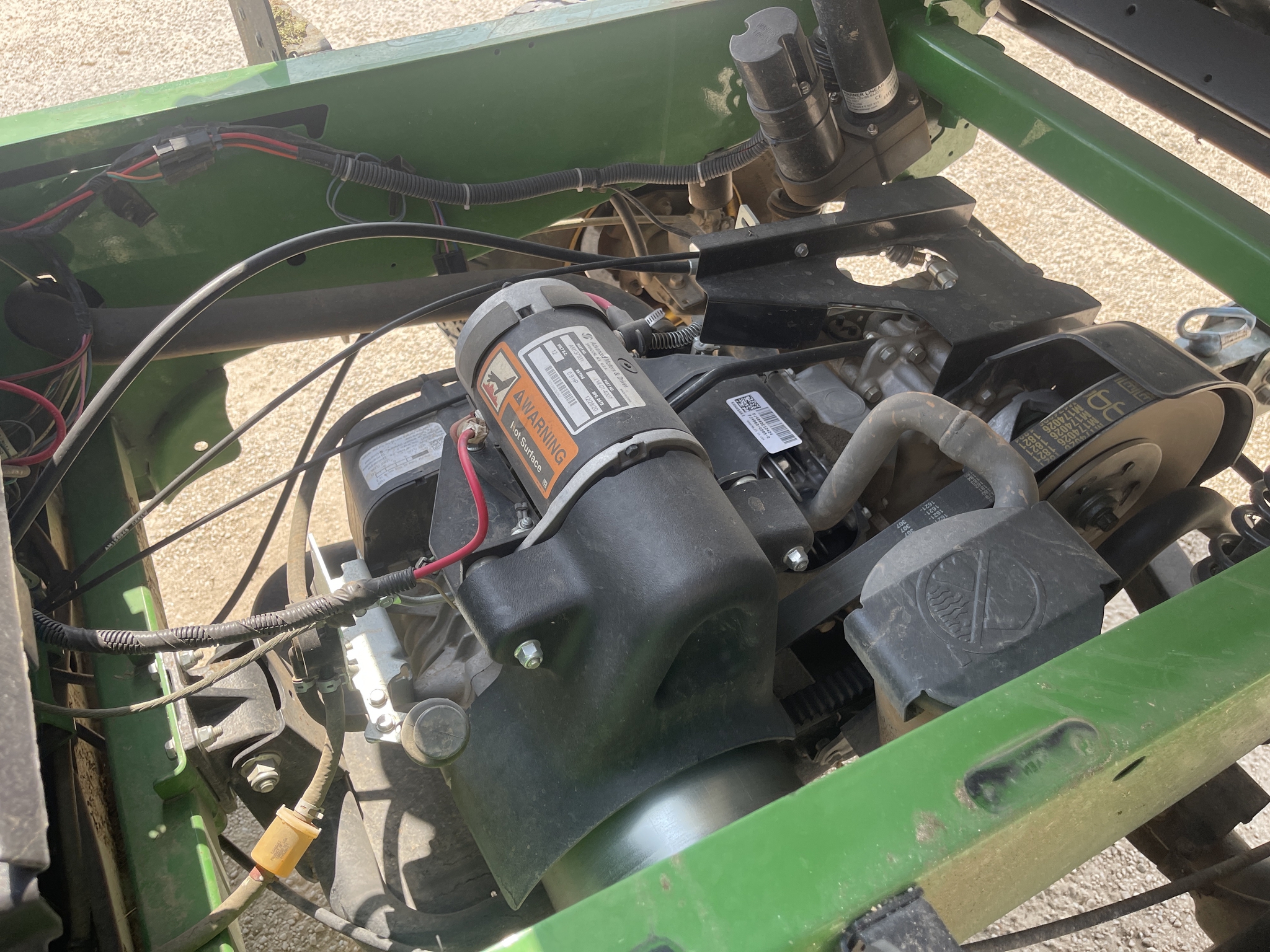 2021 John Deere Tx Turf Image 16