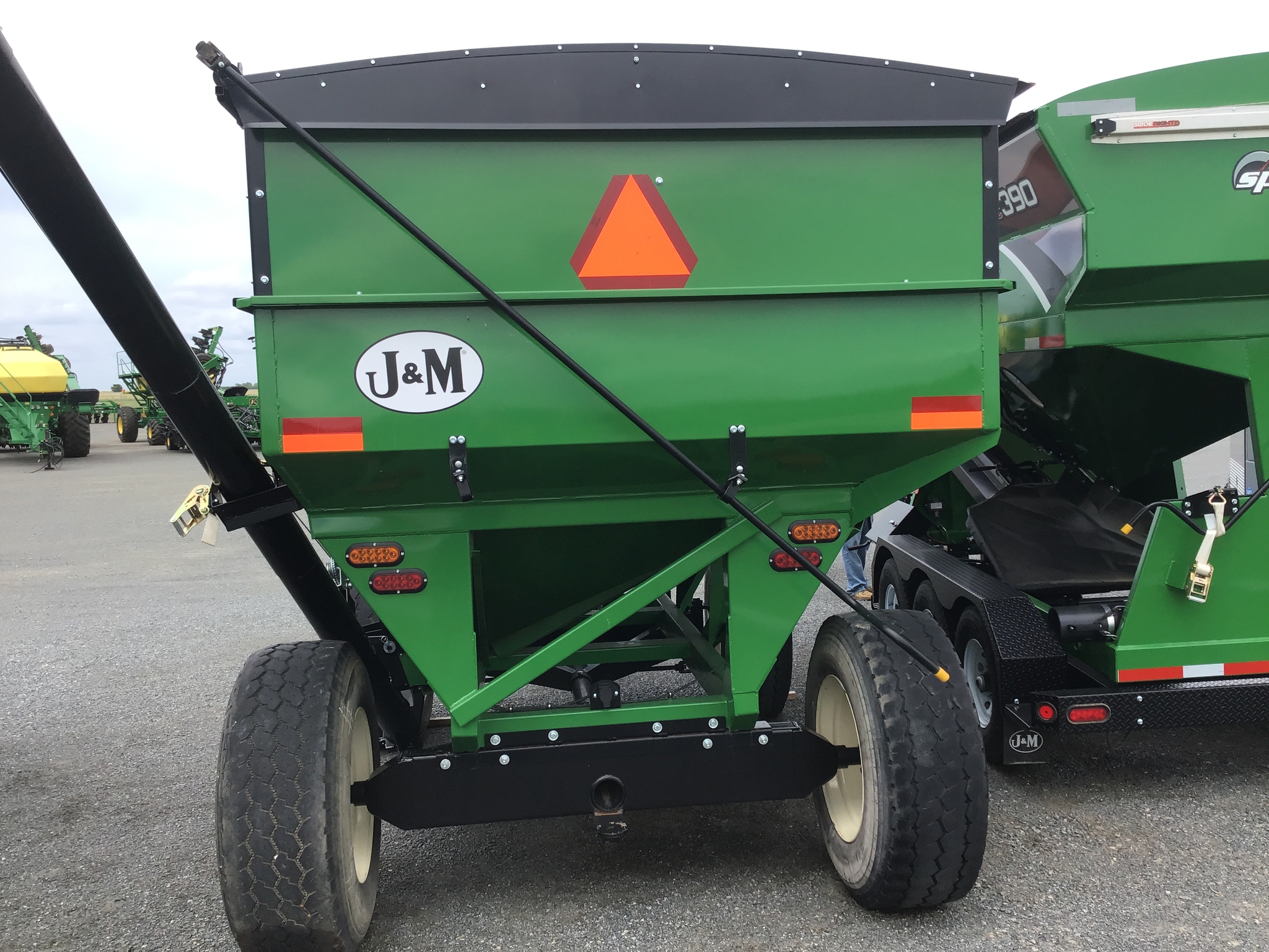 2023 J&M 385SD Image 6