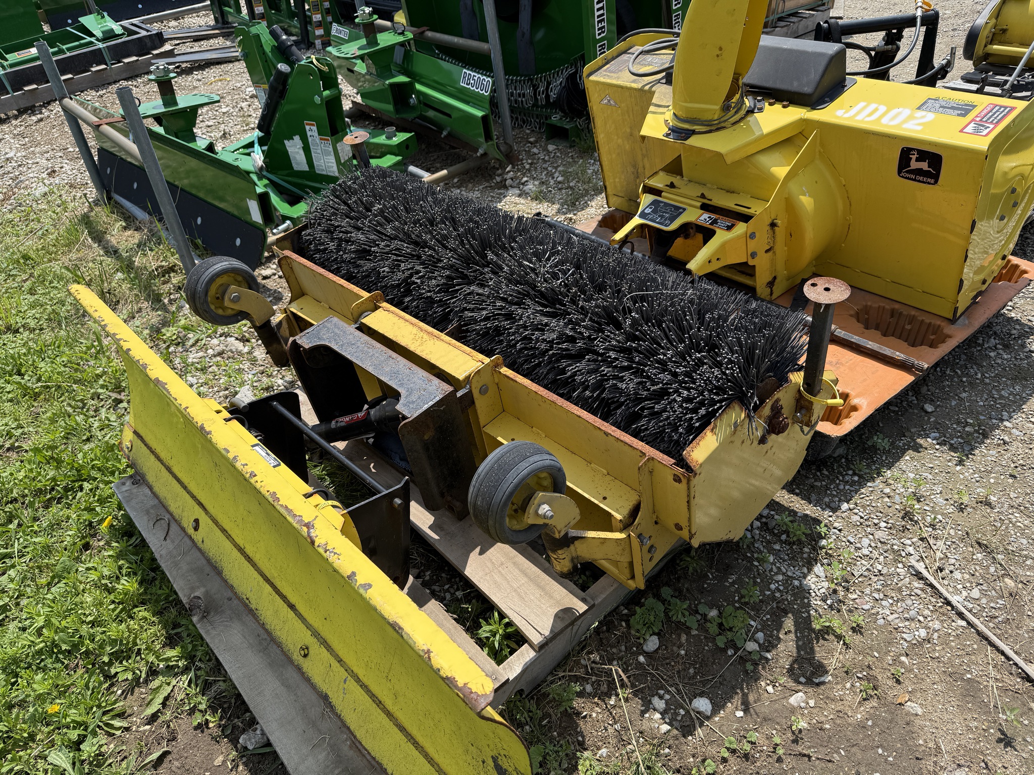 1997 John Deere 52 IN ROTARY BROOM Image 3