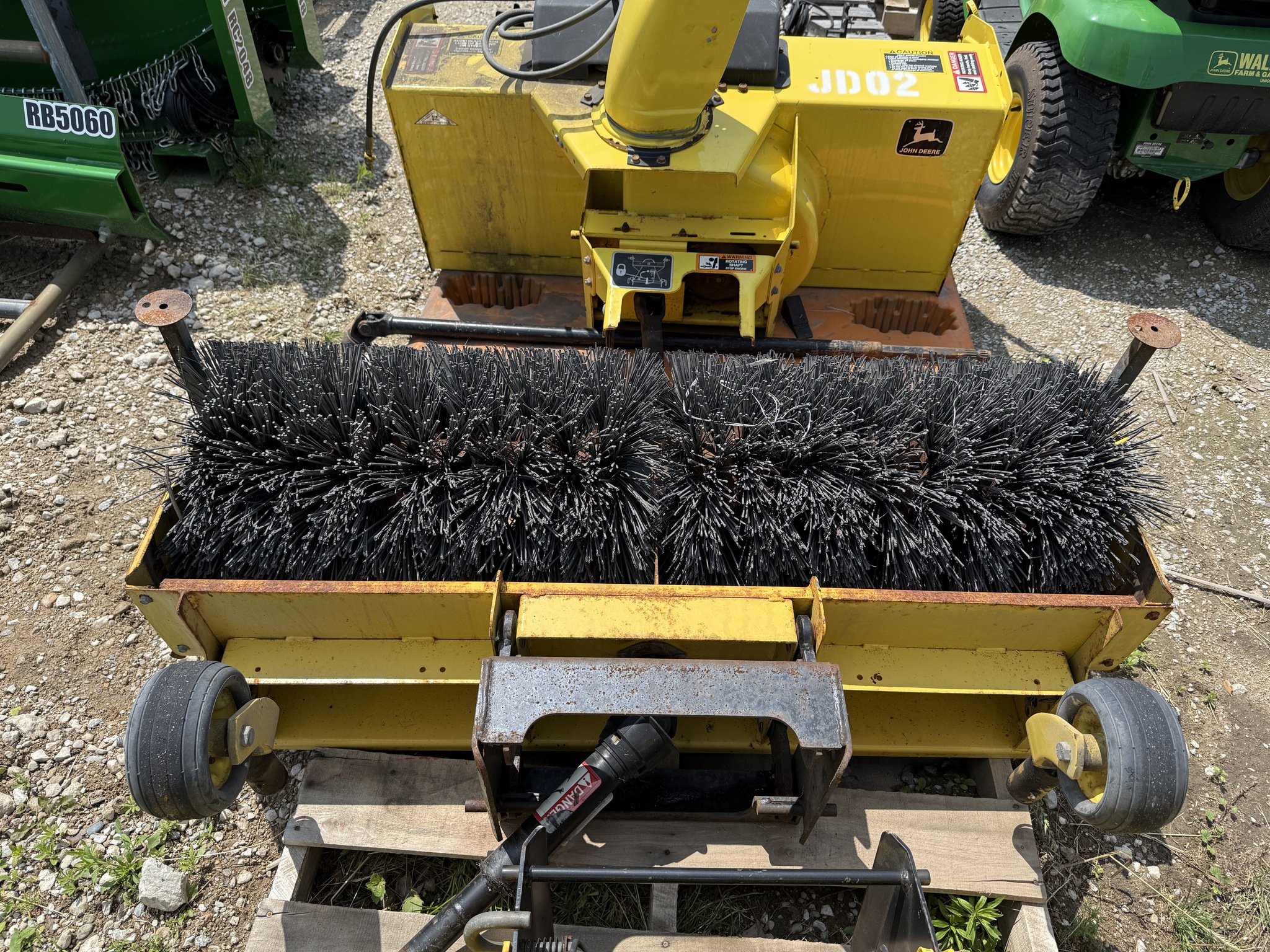 1997 John Deere 52 IN ROTARY BROOM Image 4