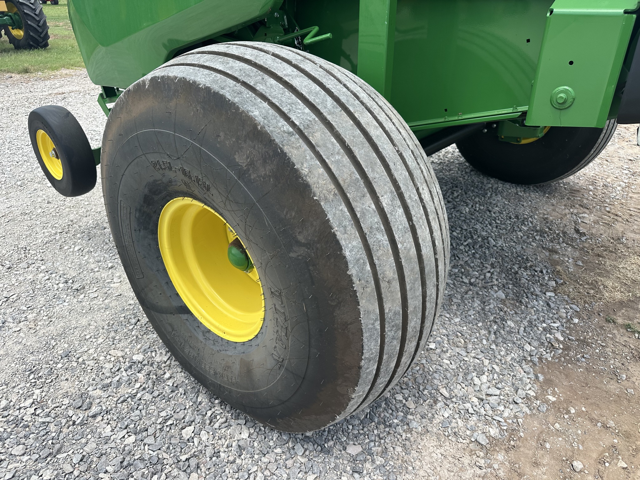 2022 John Deere 560M Image 16