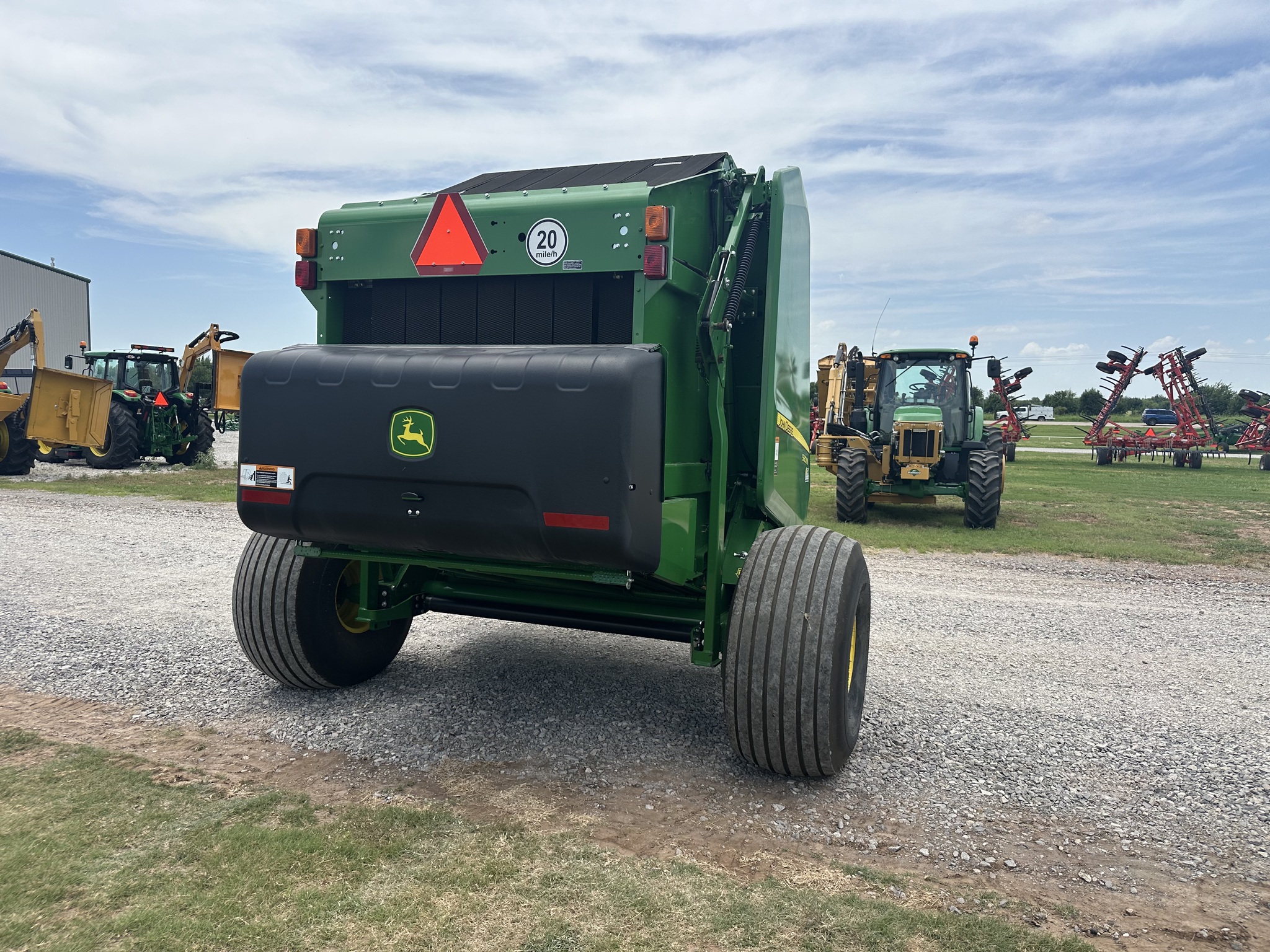 2022 John Deere 560M Image 7
