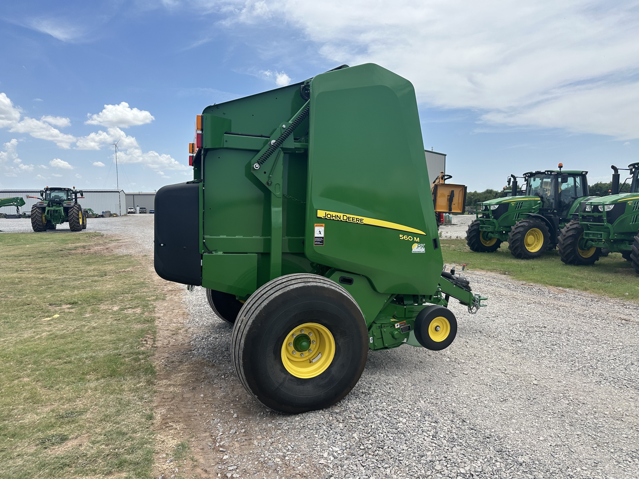 2022 John Deere 560M Image 9