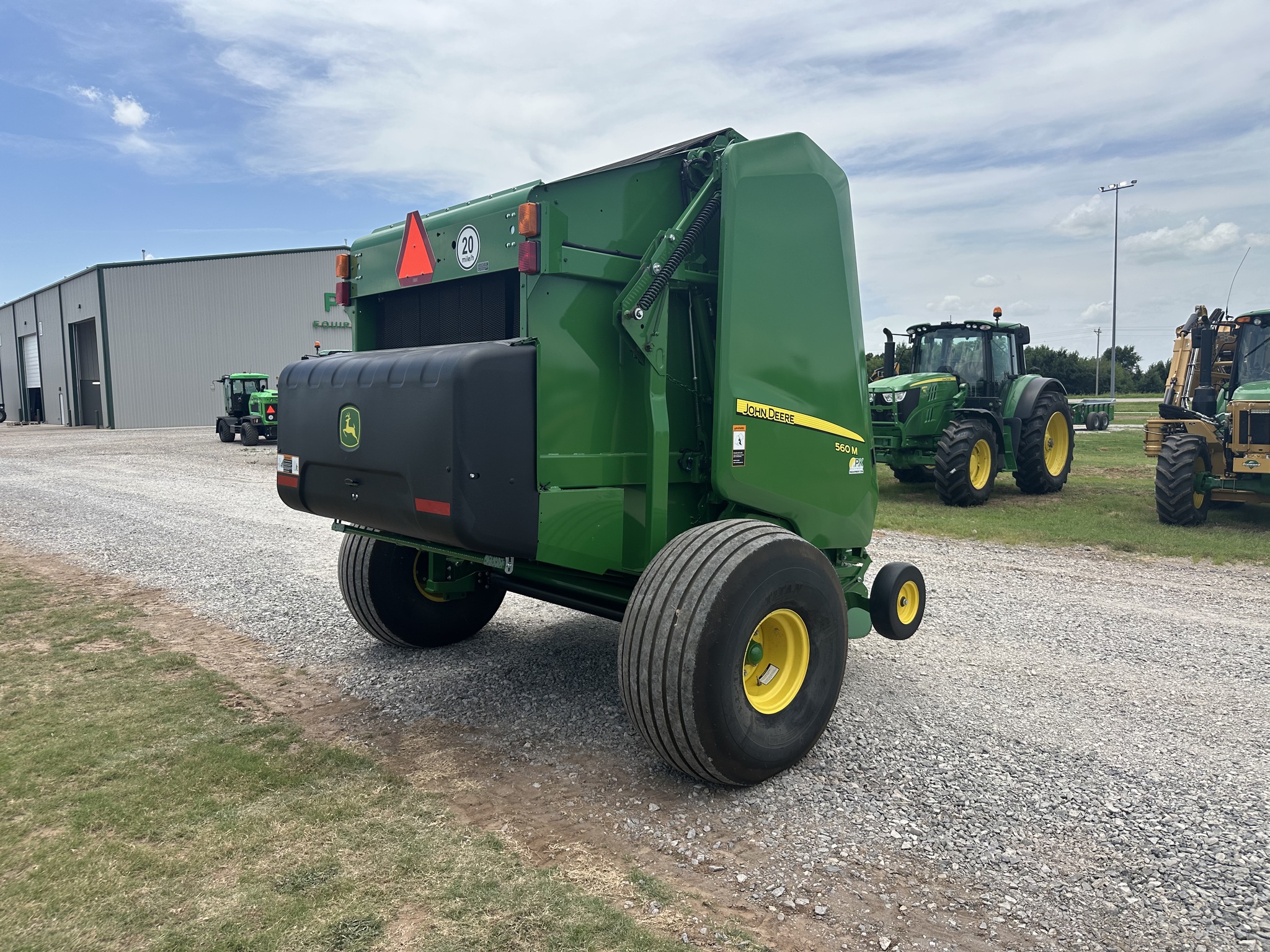 2022 John Deere 560M Image 8