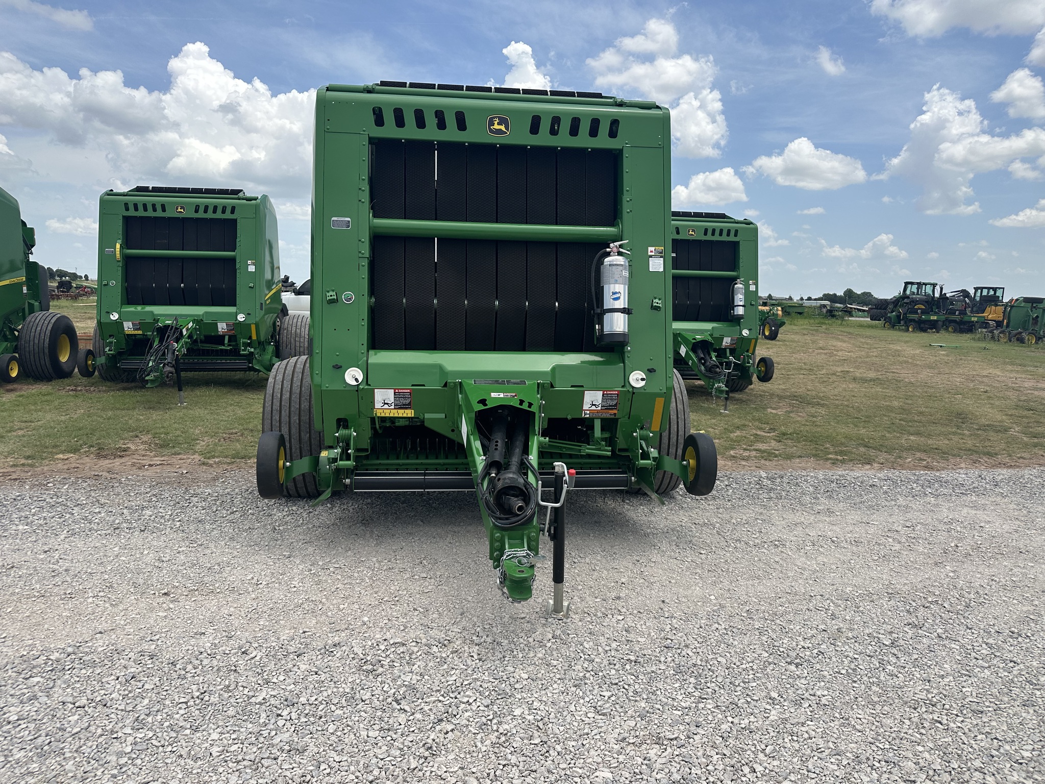 2022 John Deere 560M Image 13