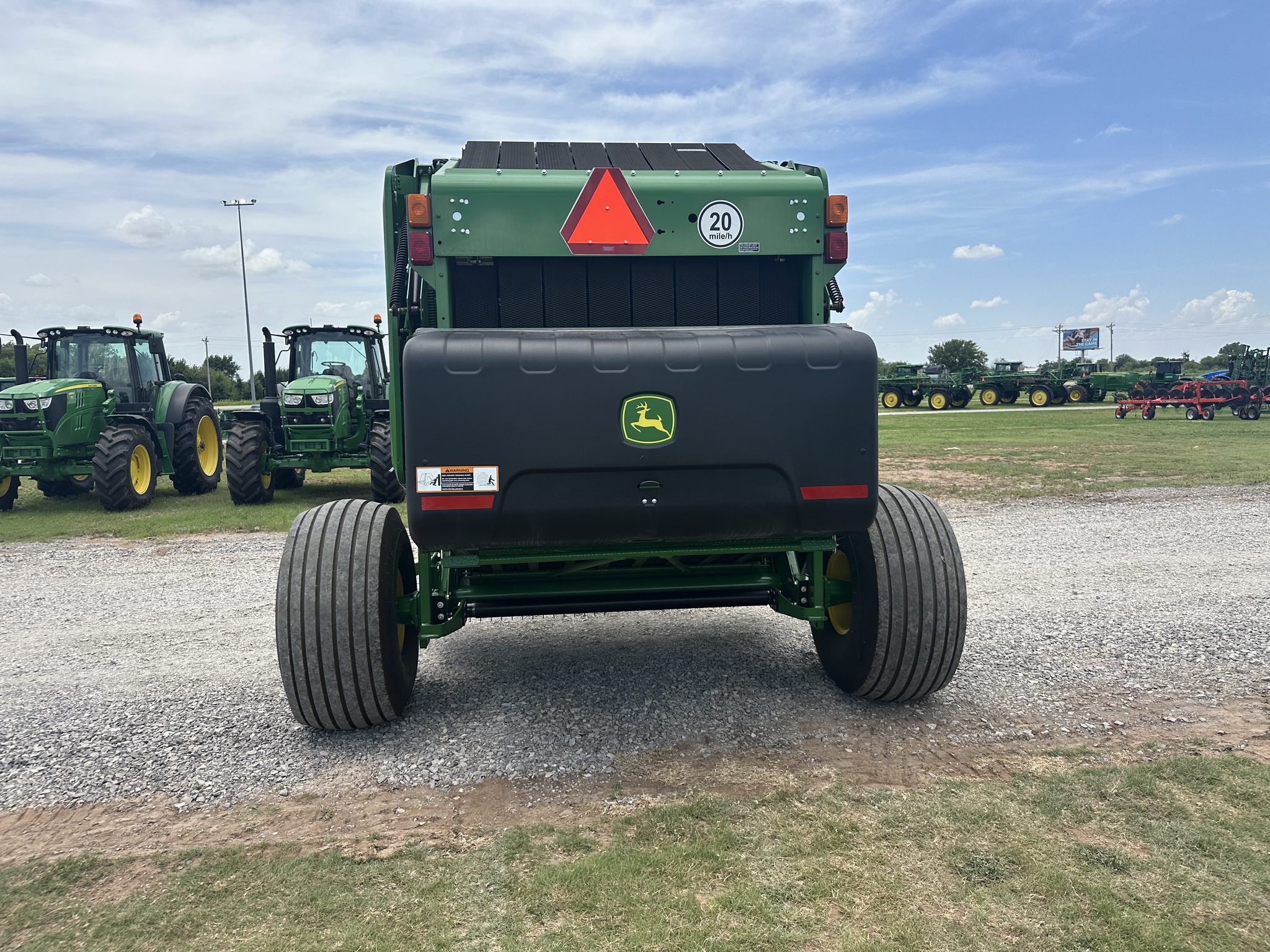 2022 John Deere 560M Image 6