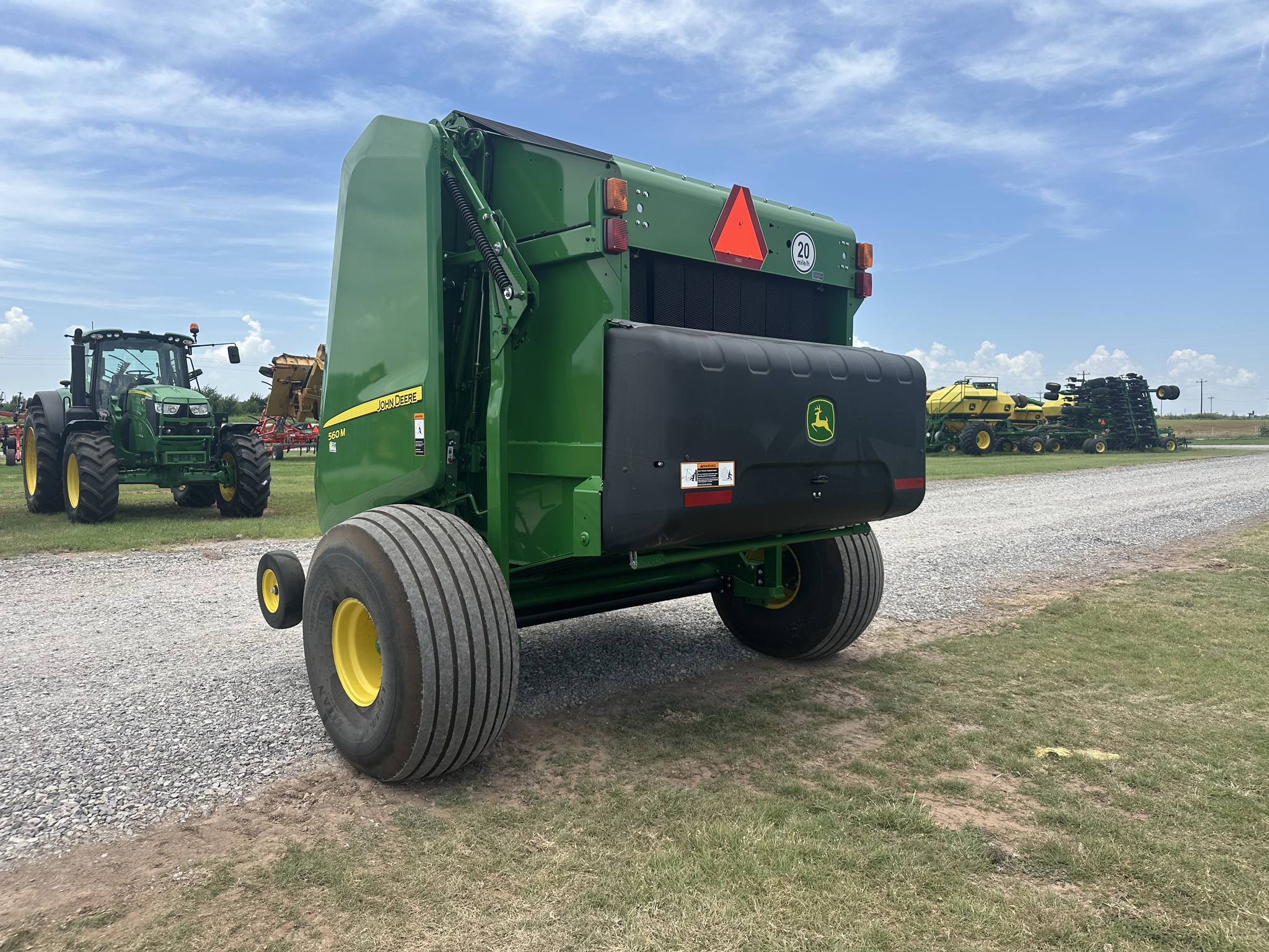 2022 John Deere 560M Image 5