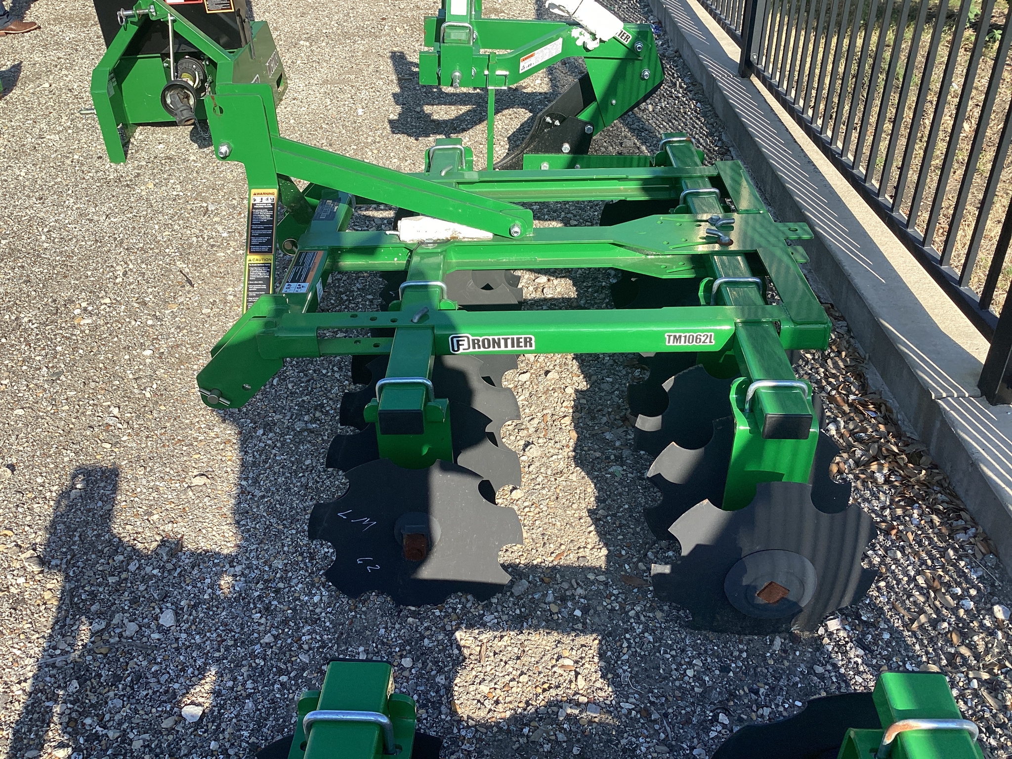 2023 Frontier TM1062L Image 3