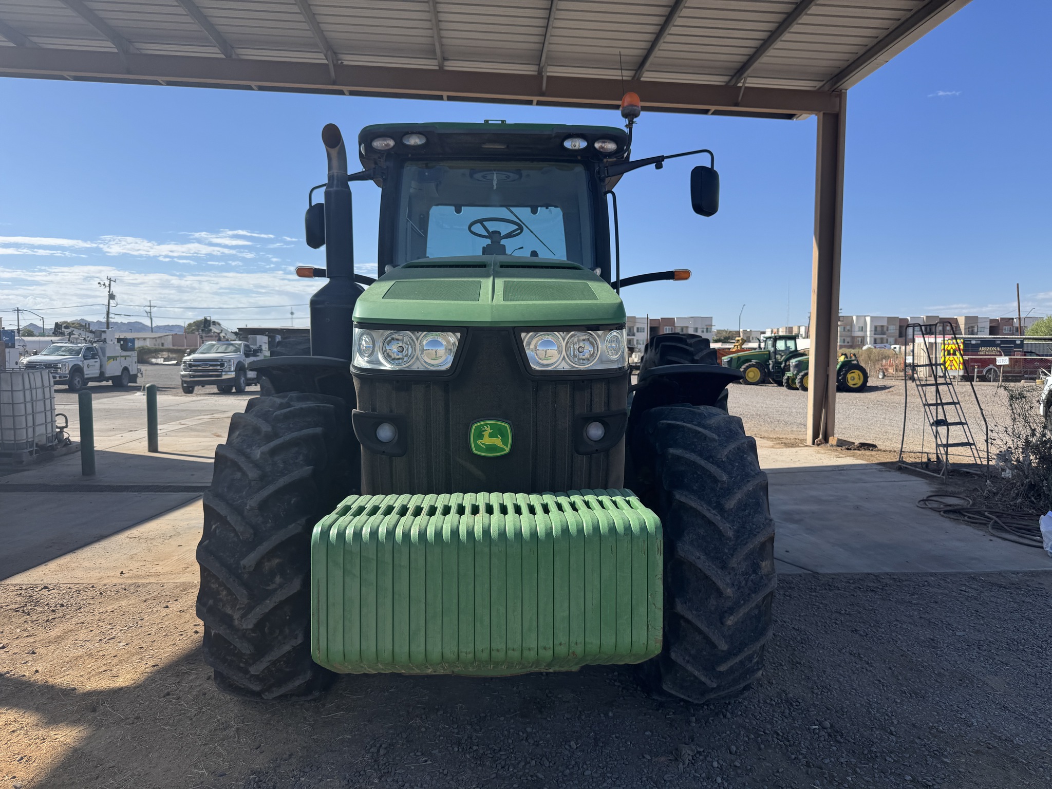 2014 John Deere 8285R Image 2