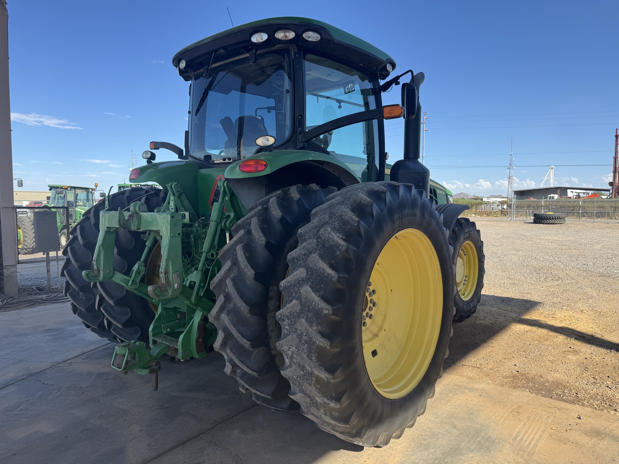 2014 John Deere 8285R Image 7