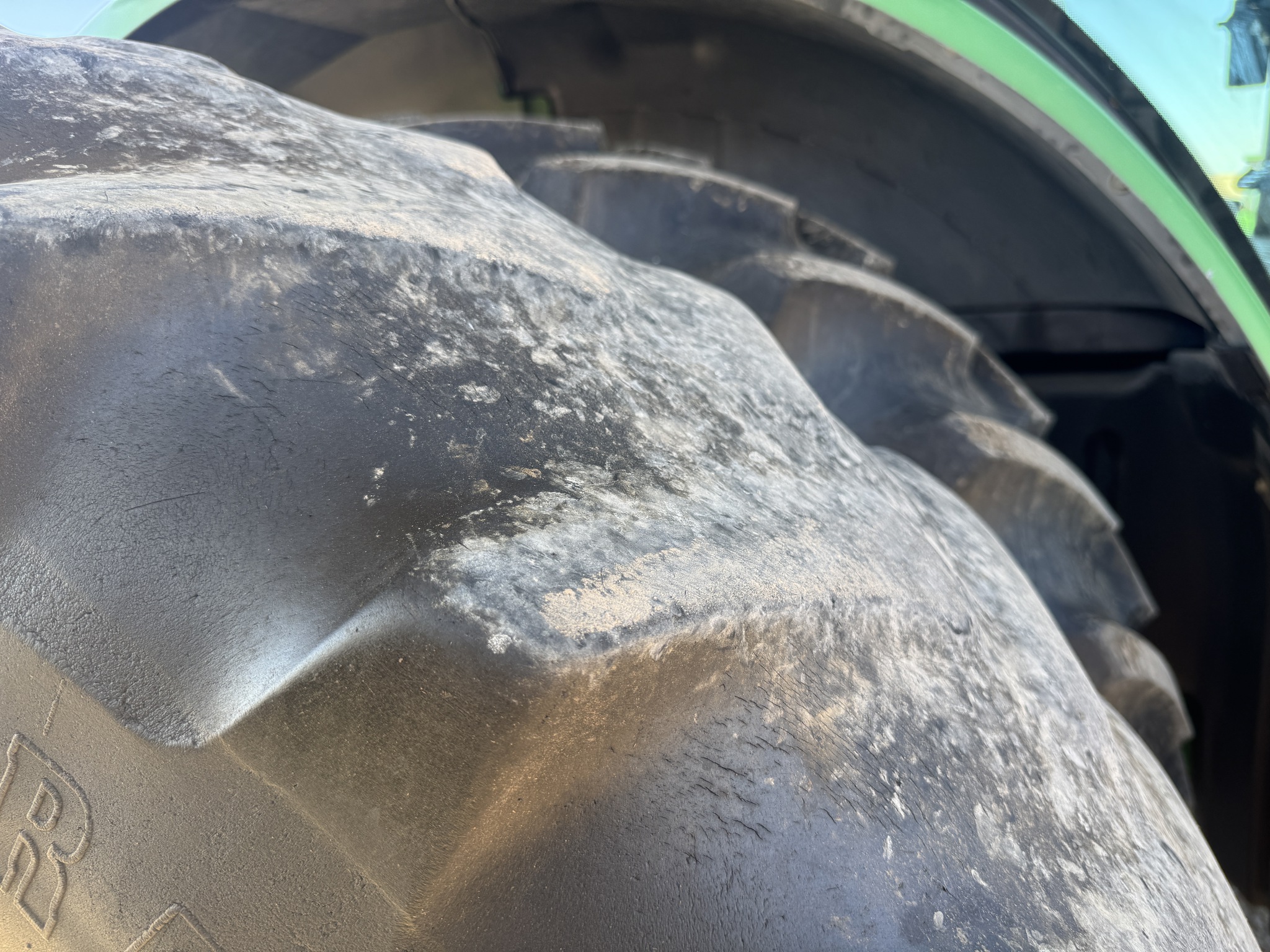 2014 John Deere 8285R Image 9