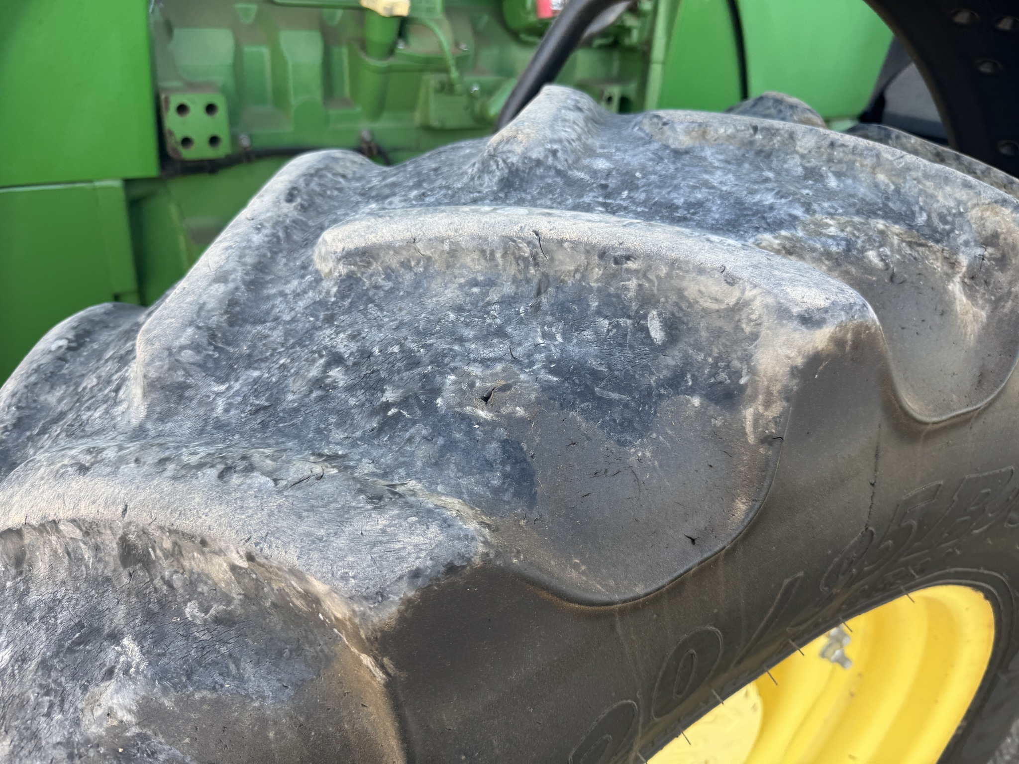 2014 John Deere 8285R Image 12