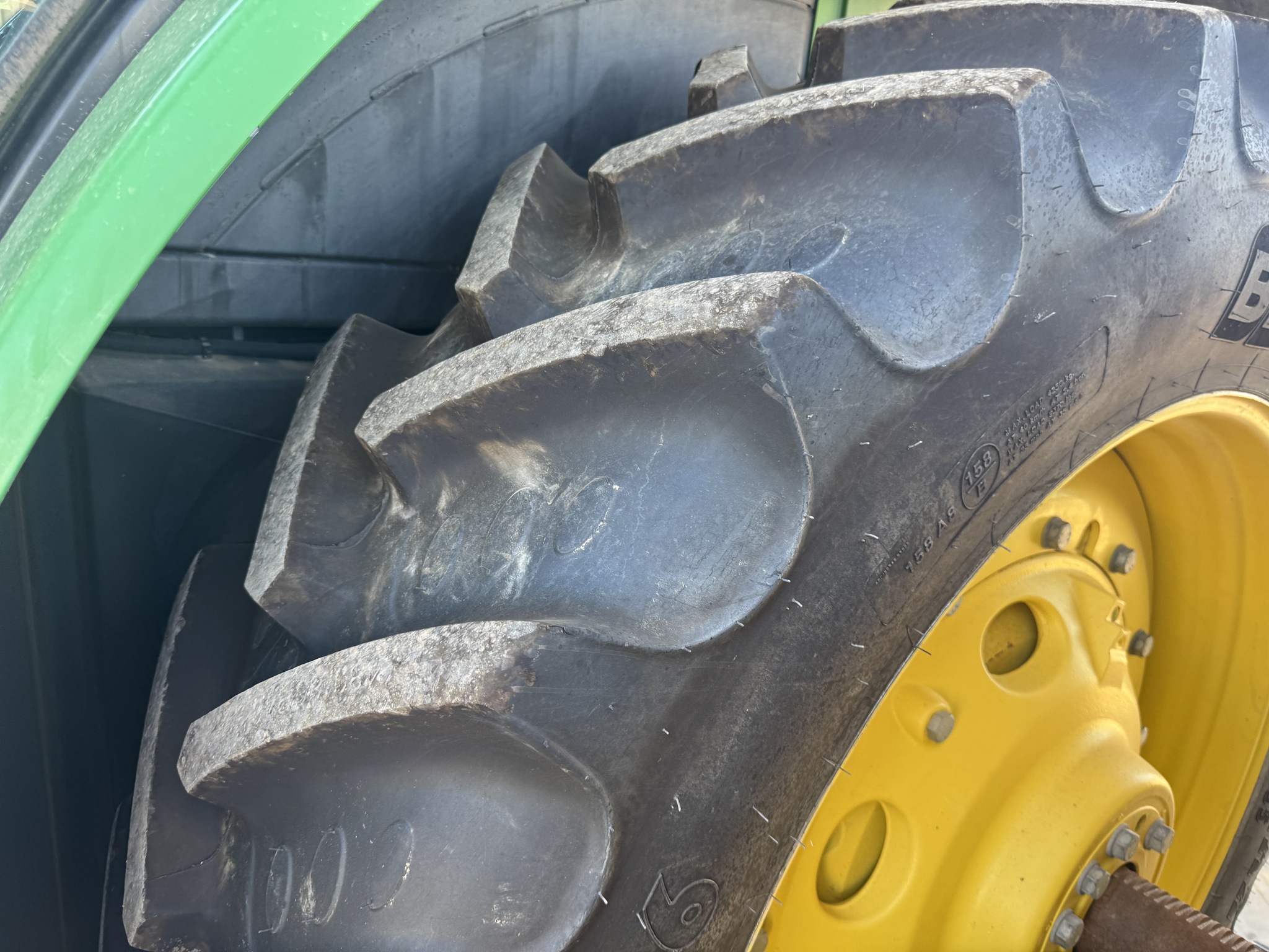 2014 John Deere 8285R Image 14