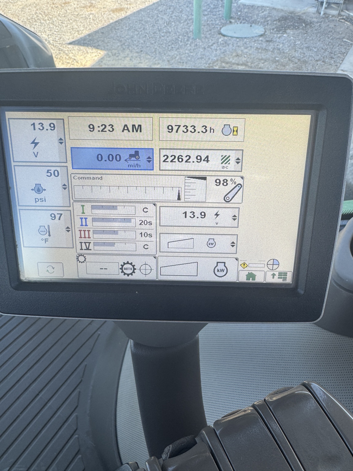 2014 John Deere 8285R Image 16