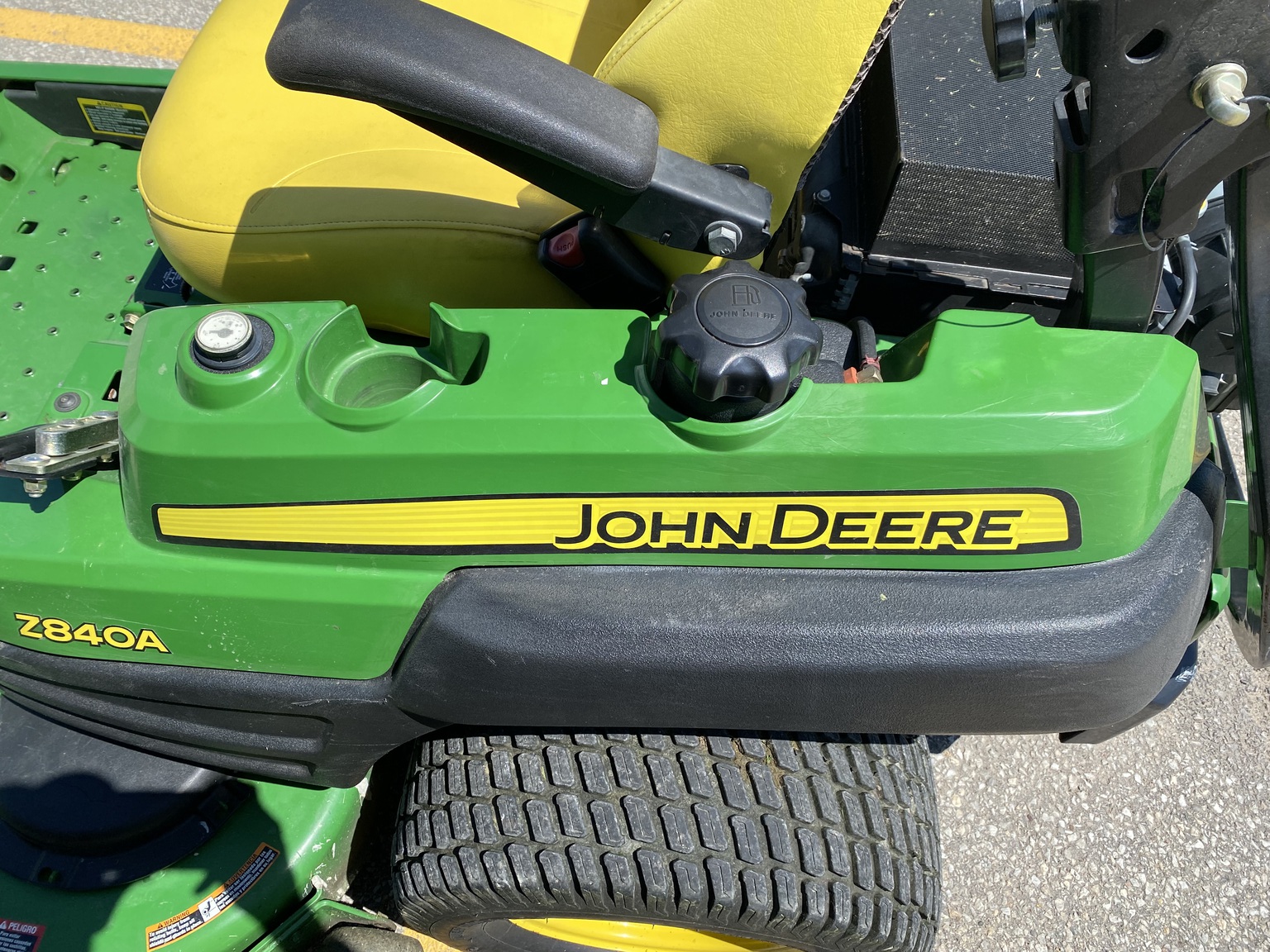 2008 John Deere Z840A Image 9