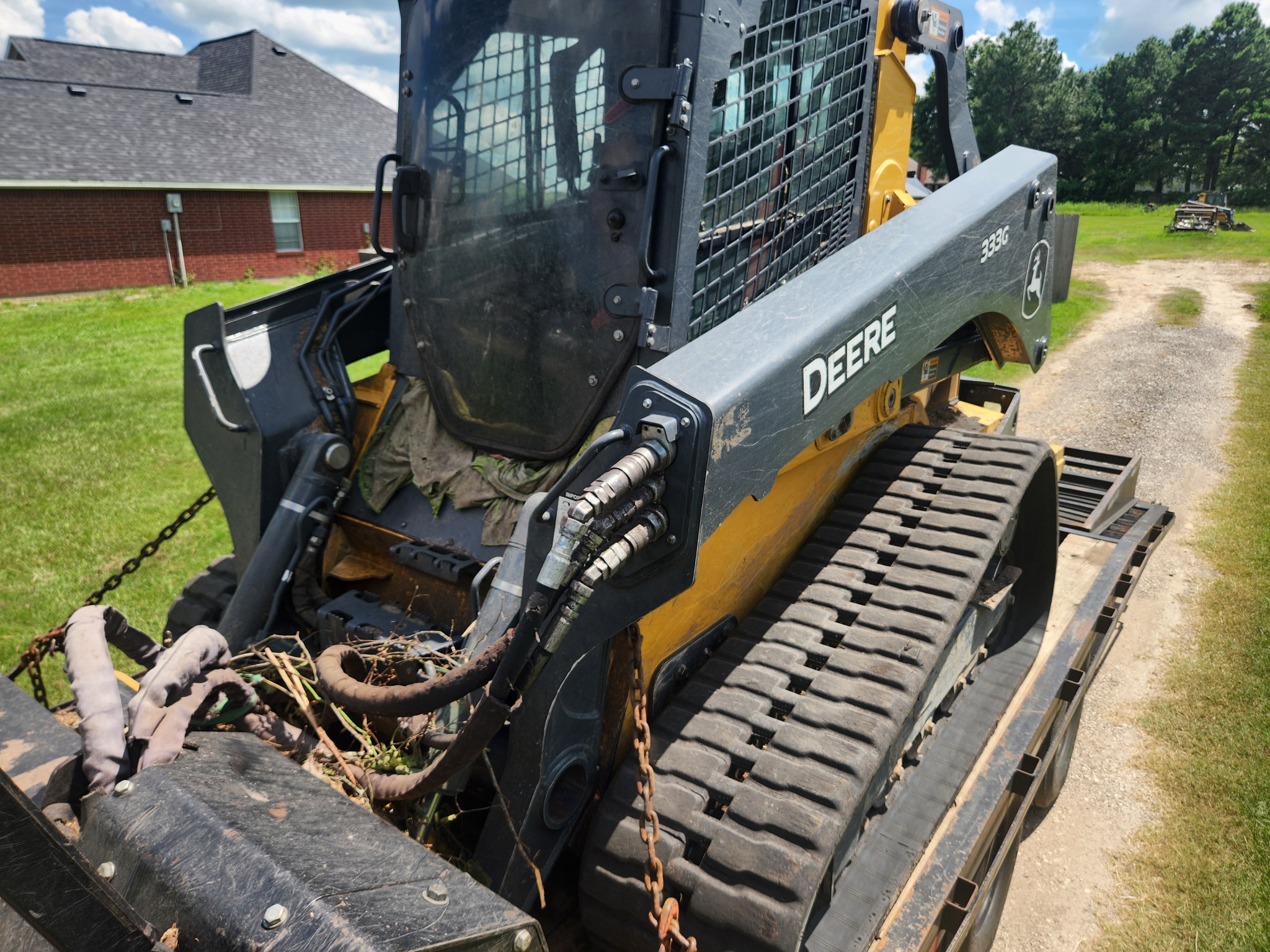2023 John Deere 333G Image 3