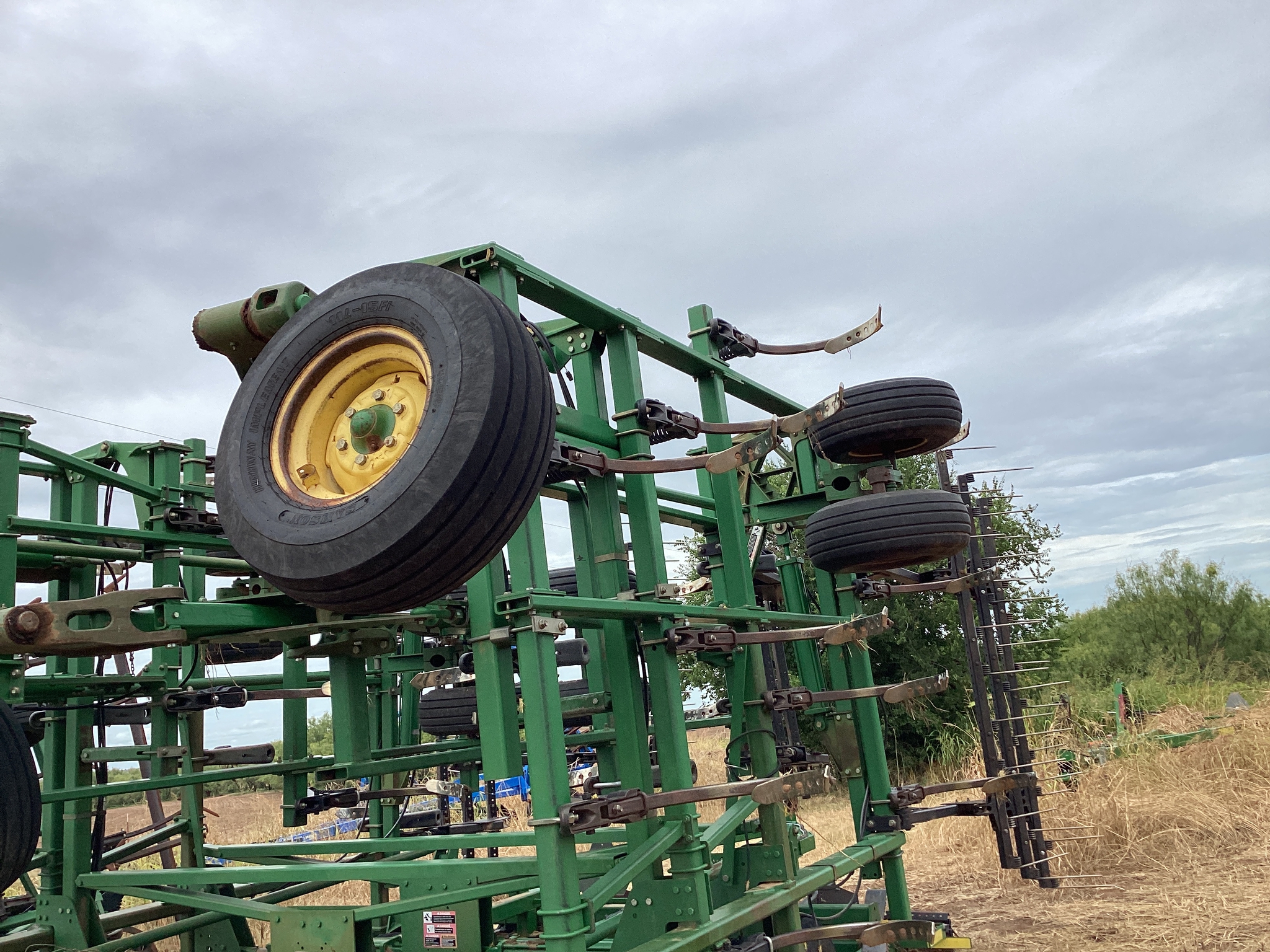 2007 John Deere 2410 Image 14