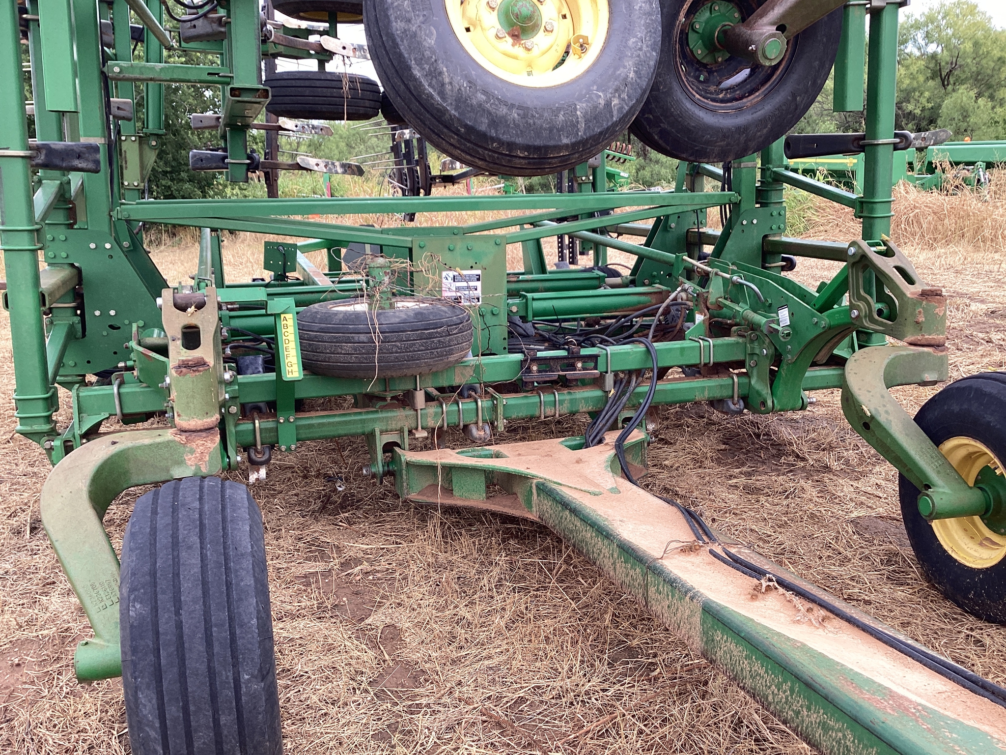 2007 John Deere 2410 Image 15
