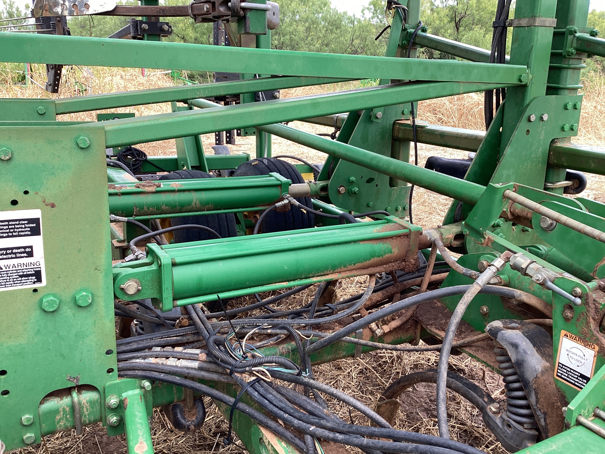 2007 John Deere 2410 Image 16