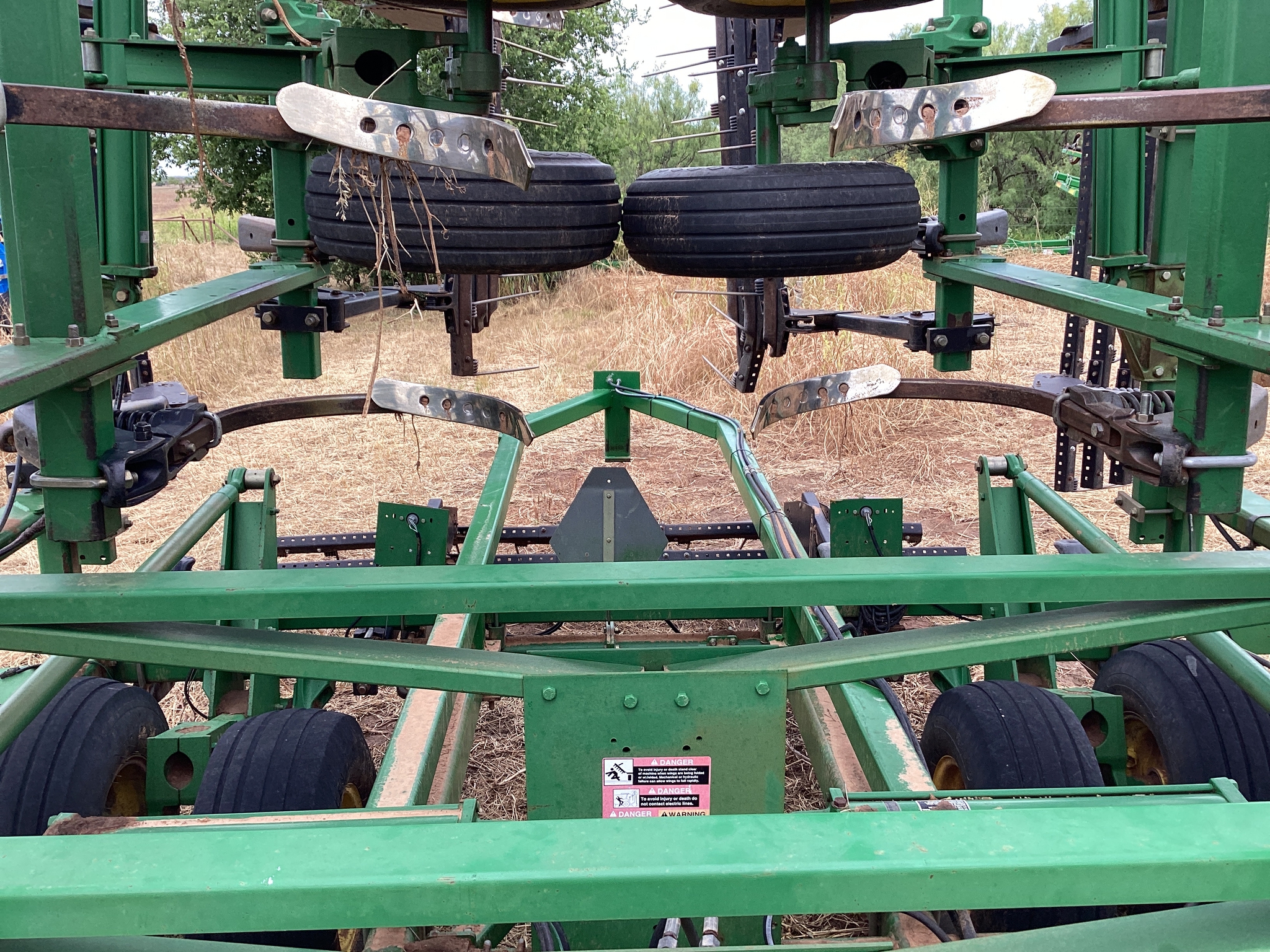 2007 John Deere 2410 Image 17