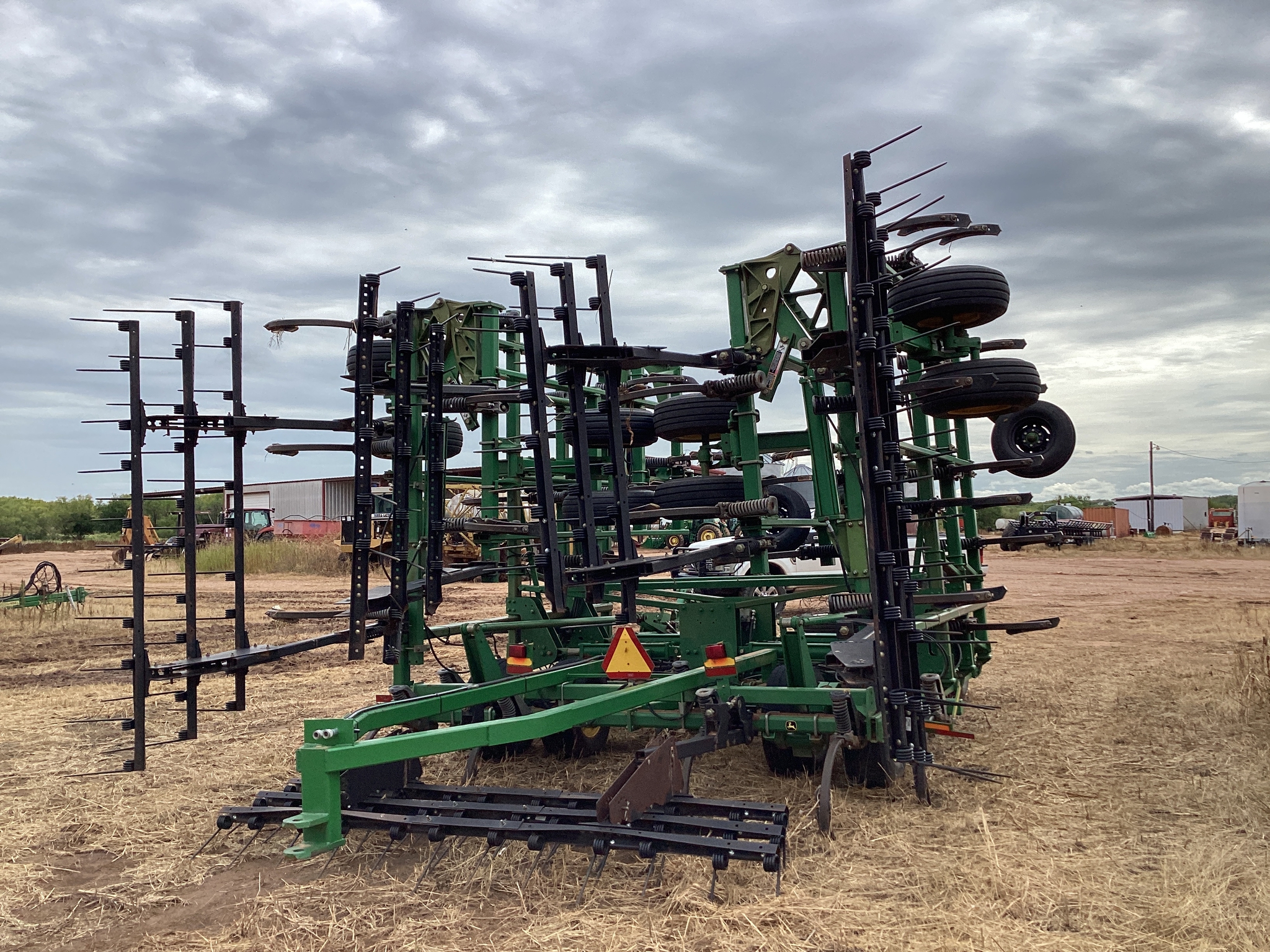 2007 John Deere 2410 Image 7