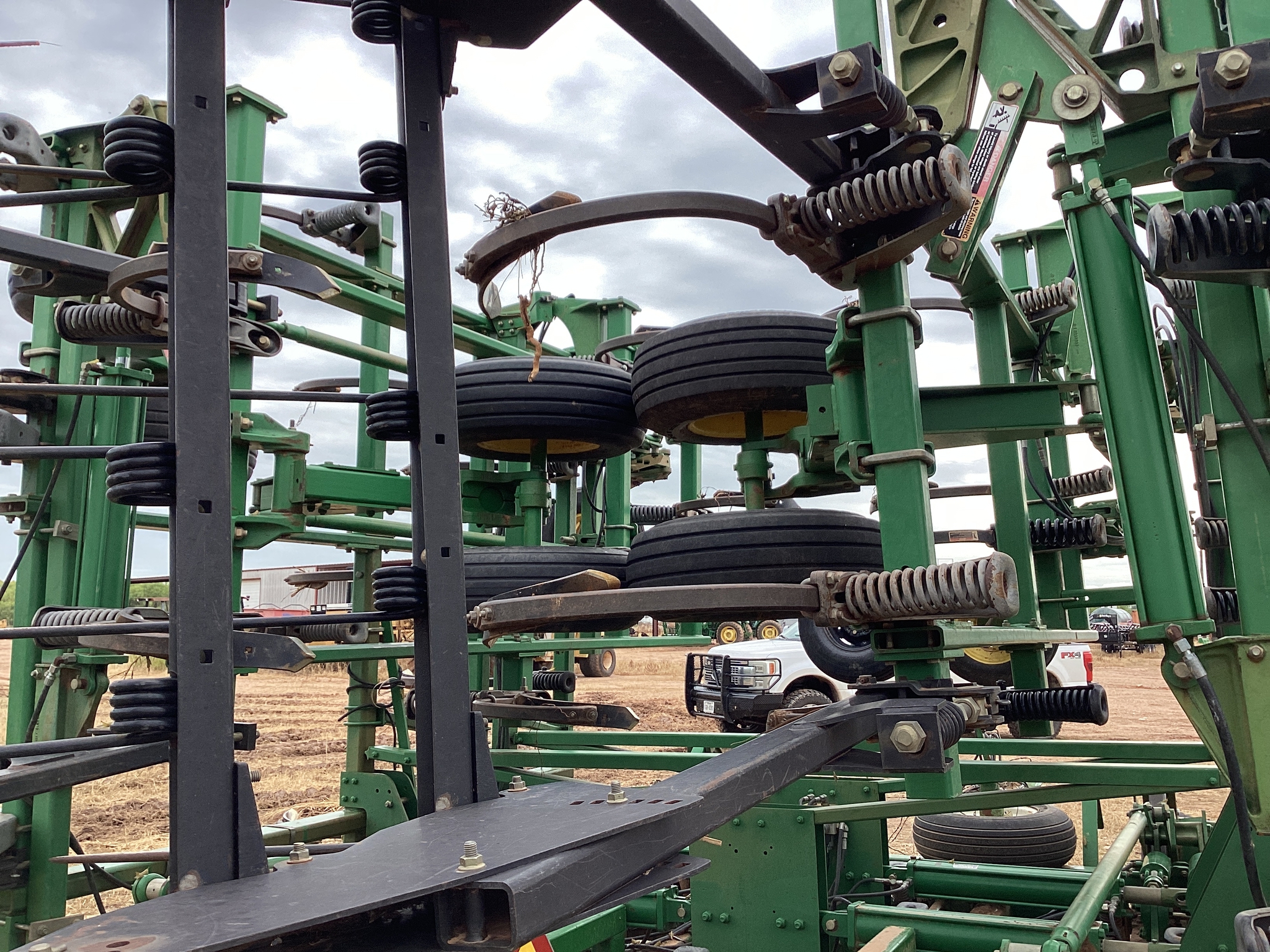 2007 John Deere 2410 Image 12