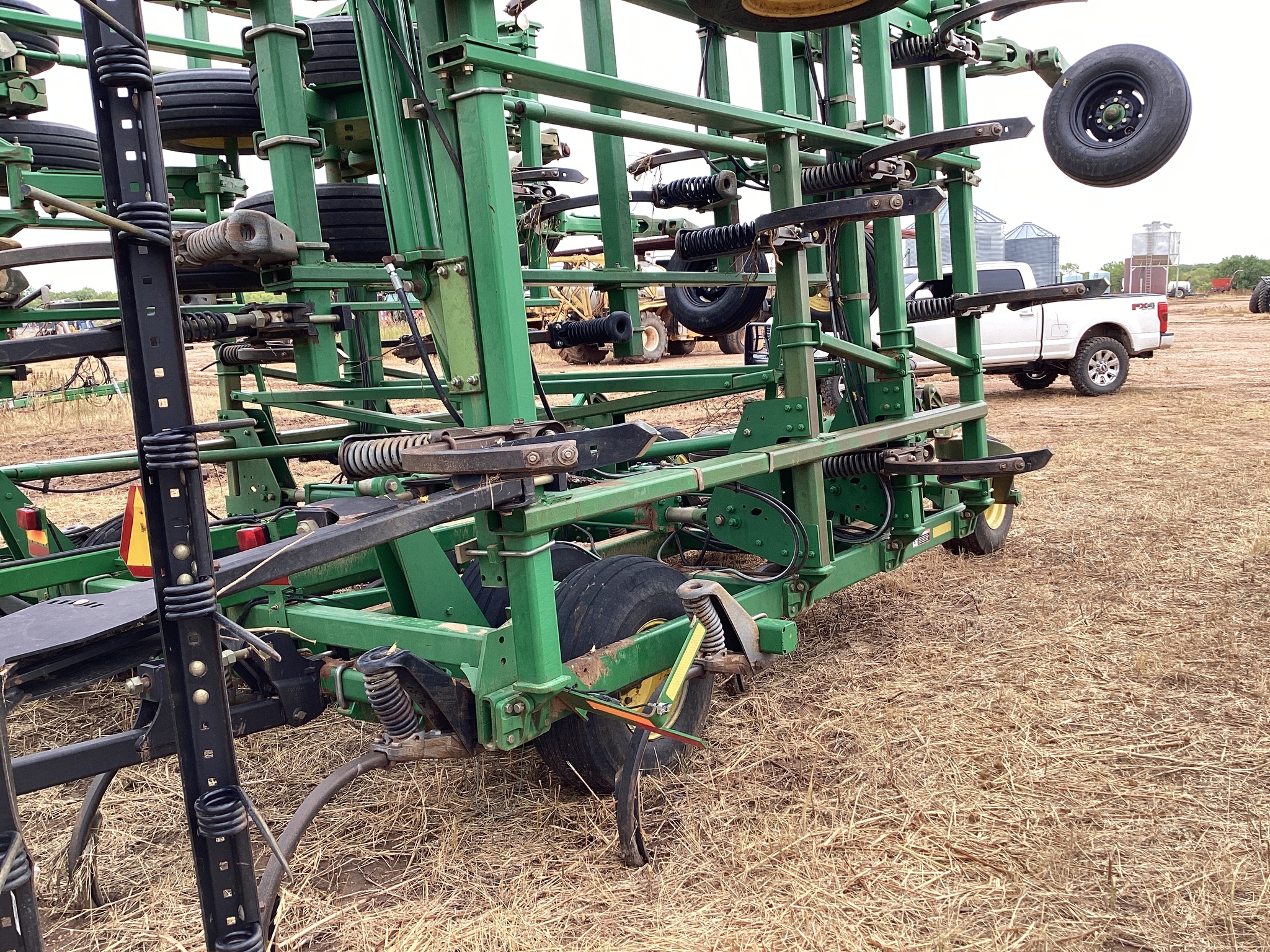 2007 John Deere 2410 Image 8