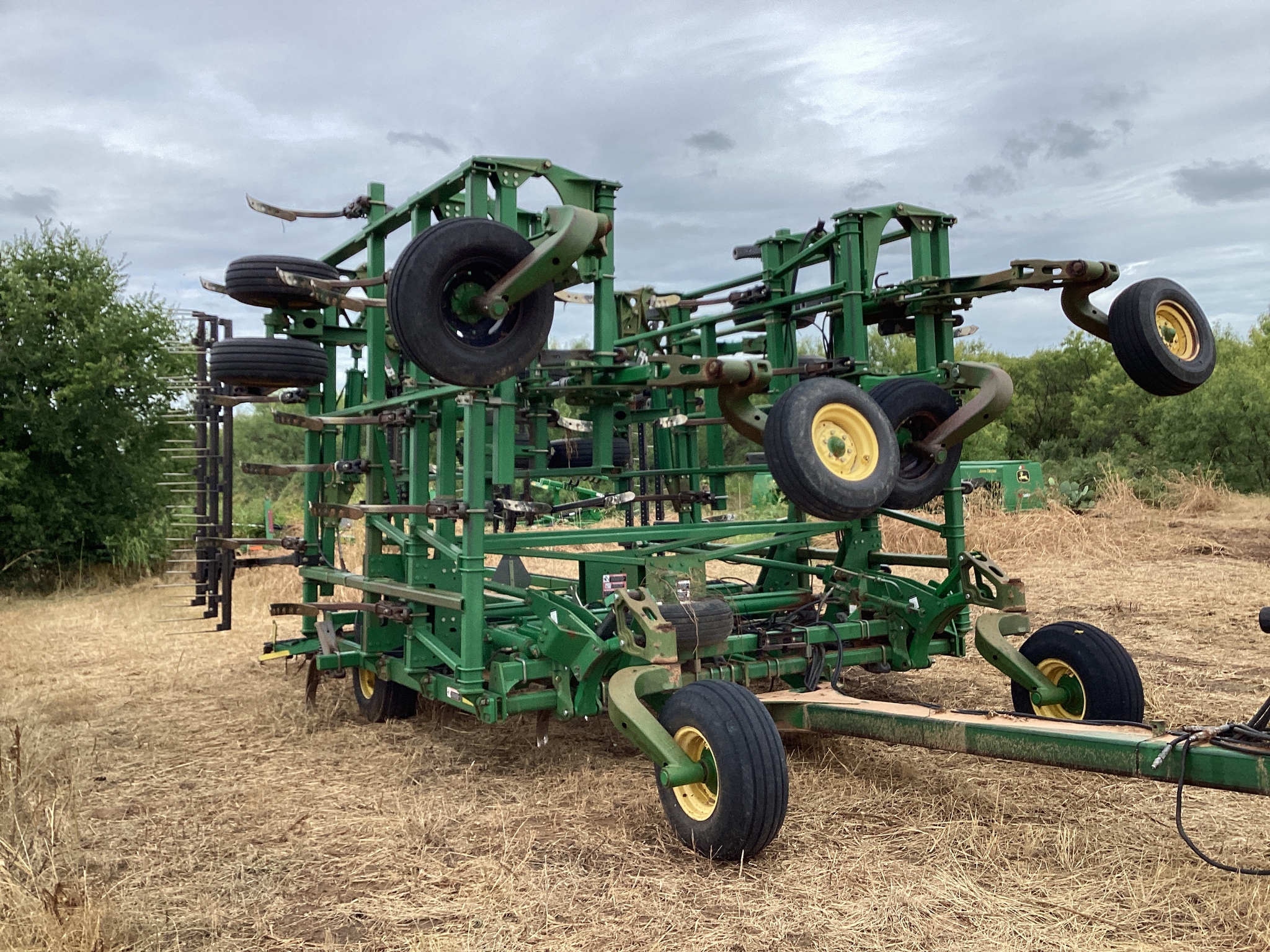 2007 John Deere 2410 Image 4