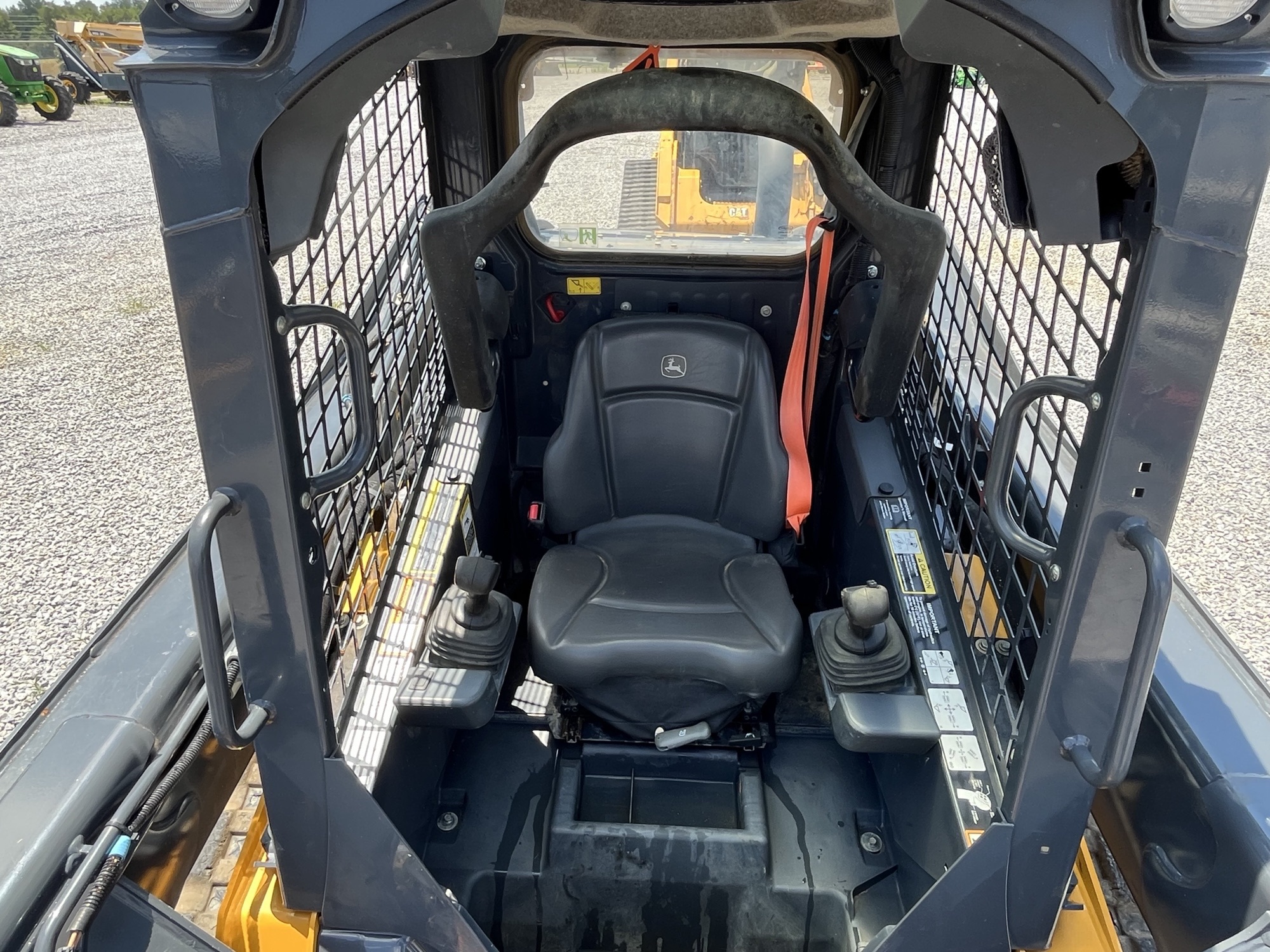2022 John Deere 325G Image 5