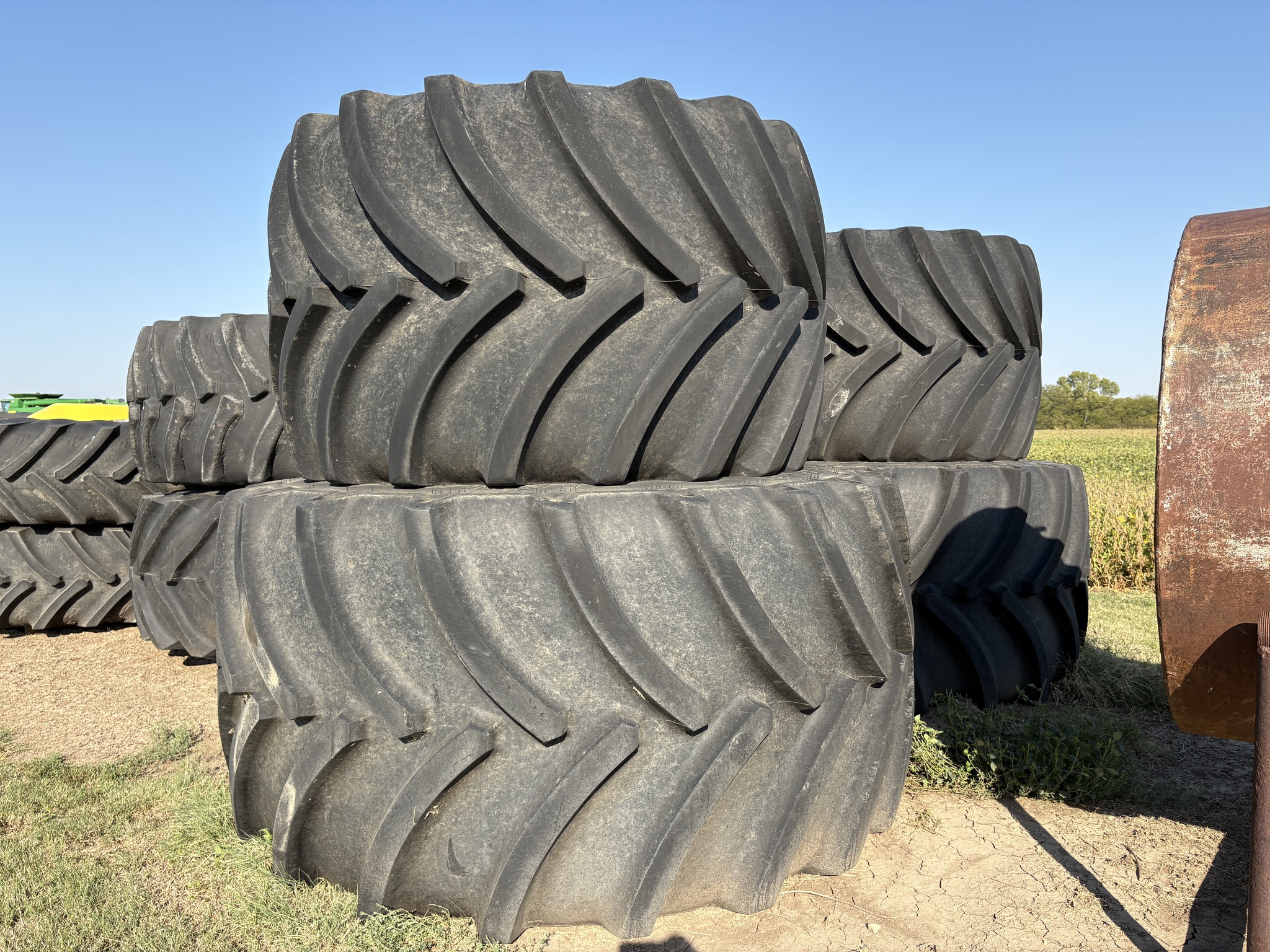 Goodyear LSW 1100/45R46 Image 2
