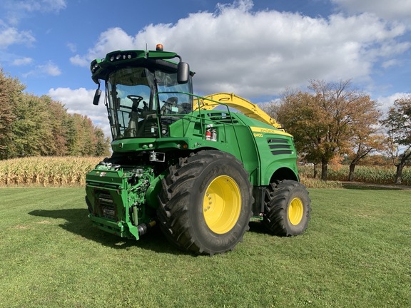 2022 John Deere 8400 thumbnail 3