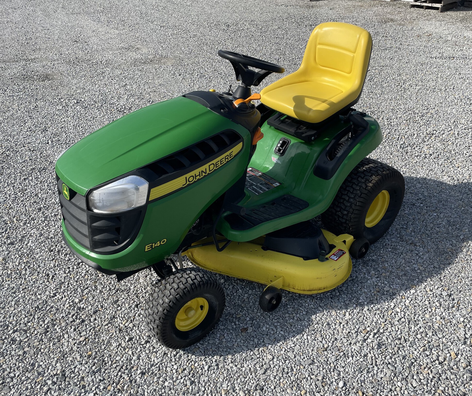 2020 John Deere E140 Image 1